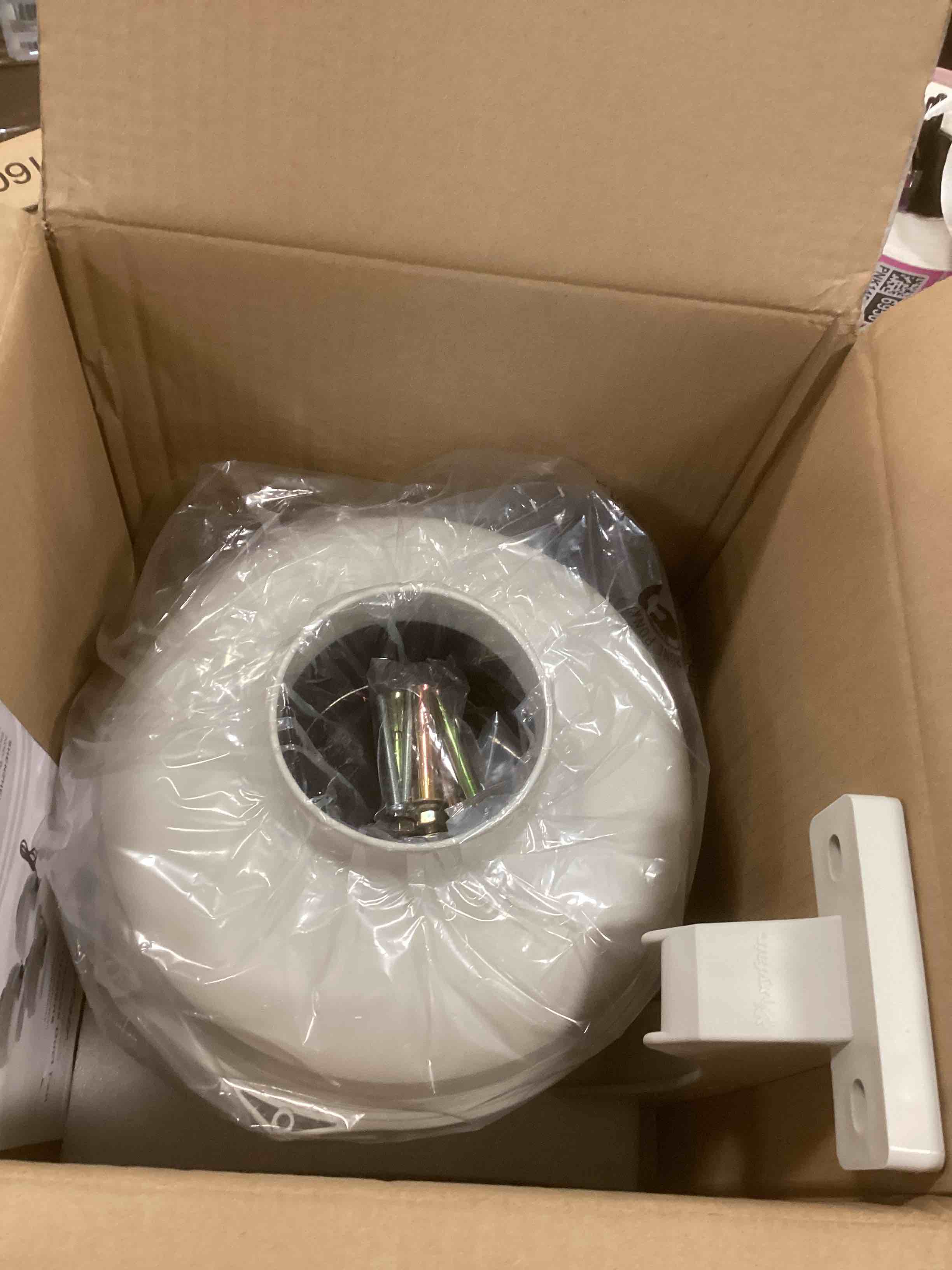 https://s3.amazonaws.com/lotting-images-prod/bidfta/TEA1729937_1733318645095.jpeg