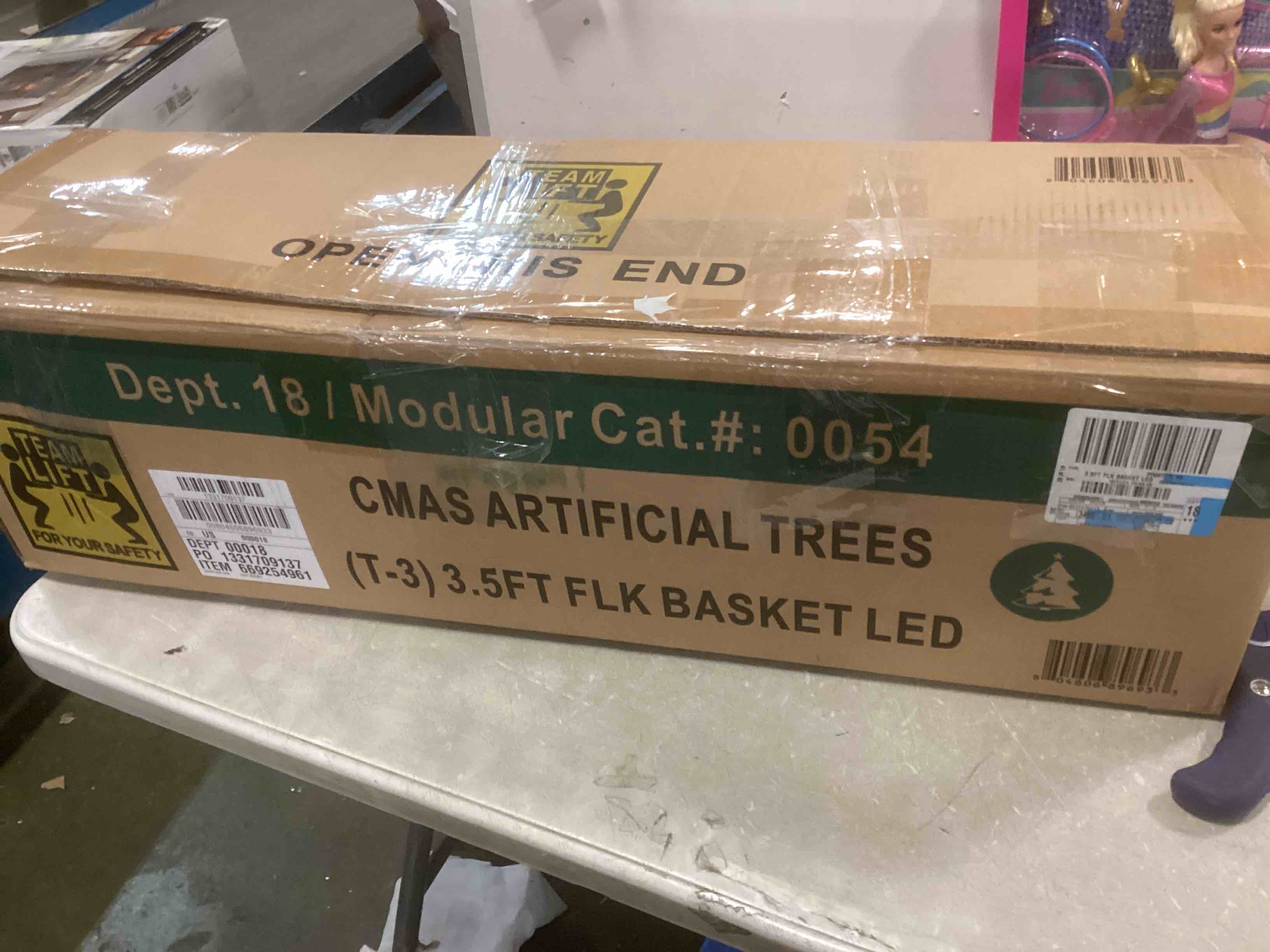 https://s3.amazonaws.com/lotting-images-prod/bidfta/TEA1730263_1733433208292.jpeg