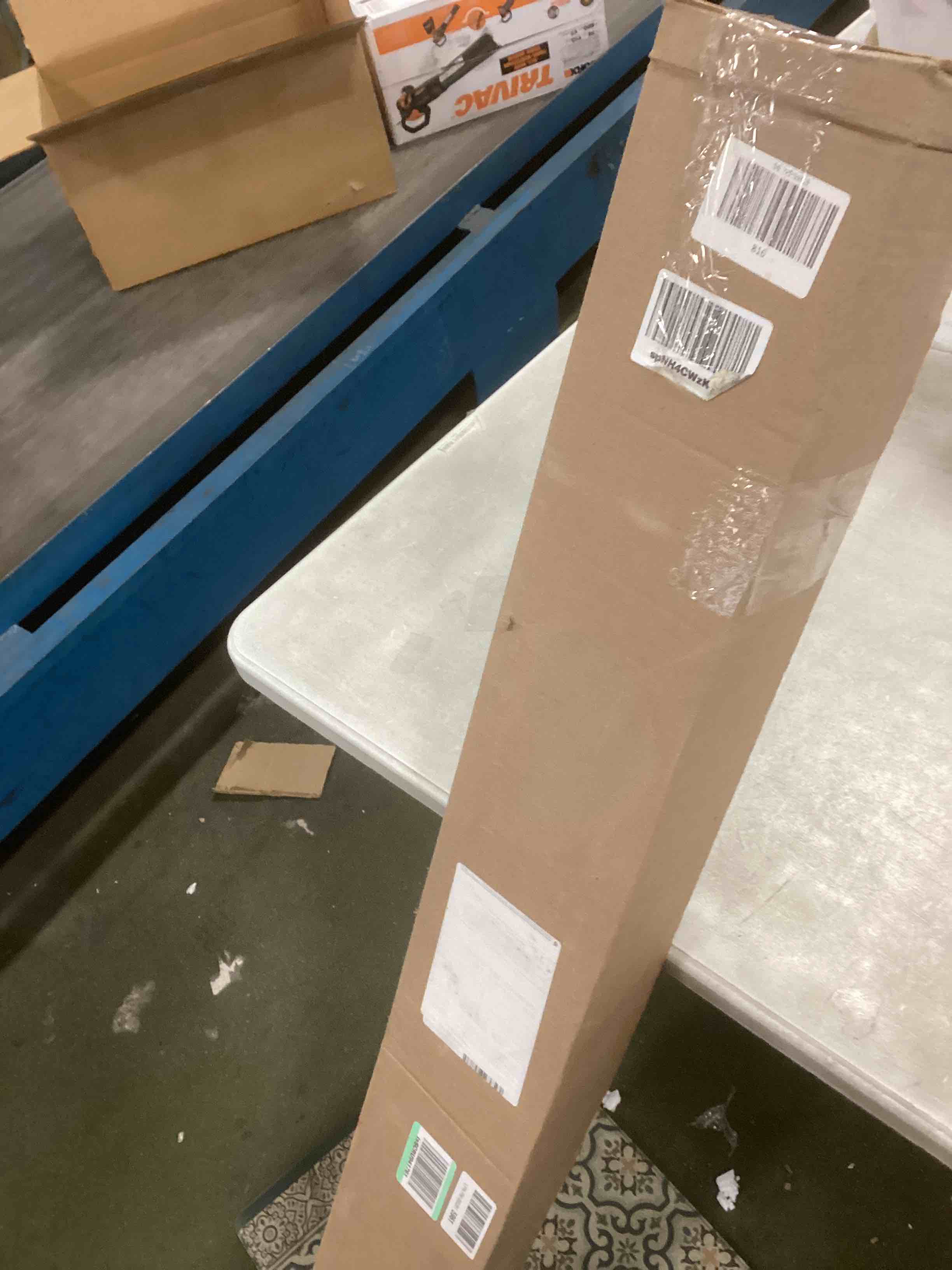 https://s3.amazonaws.com/lotting-images-prod/bidfta/TEA1730608_1733761520997.jpeg
