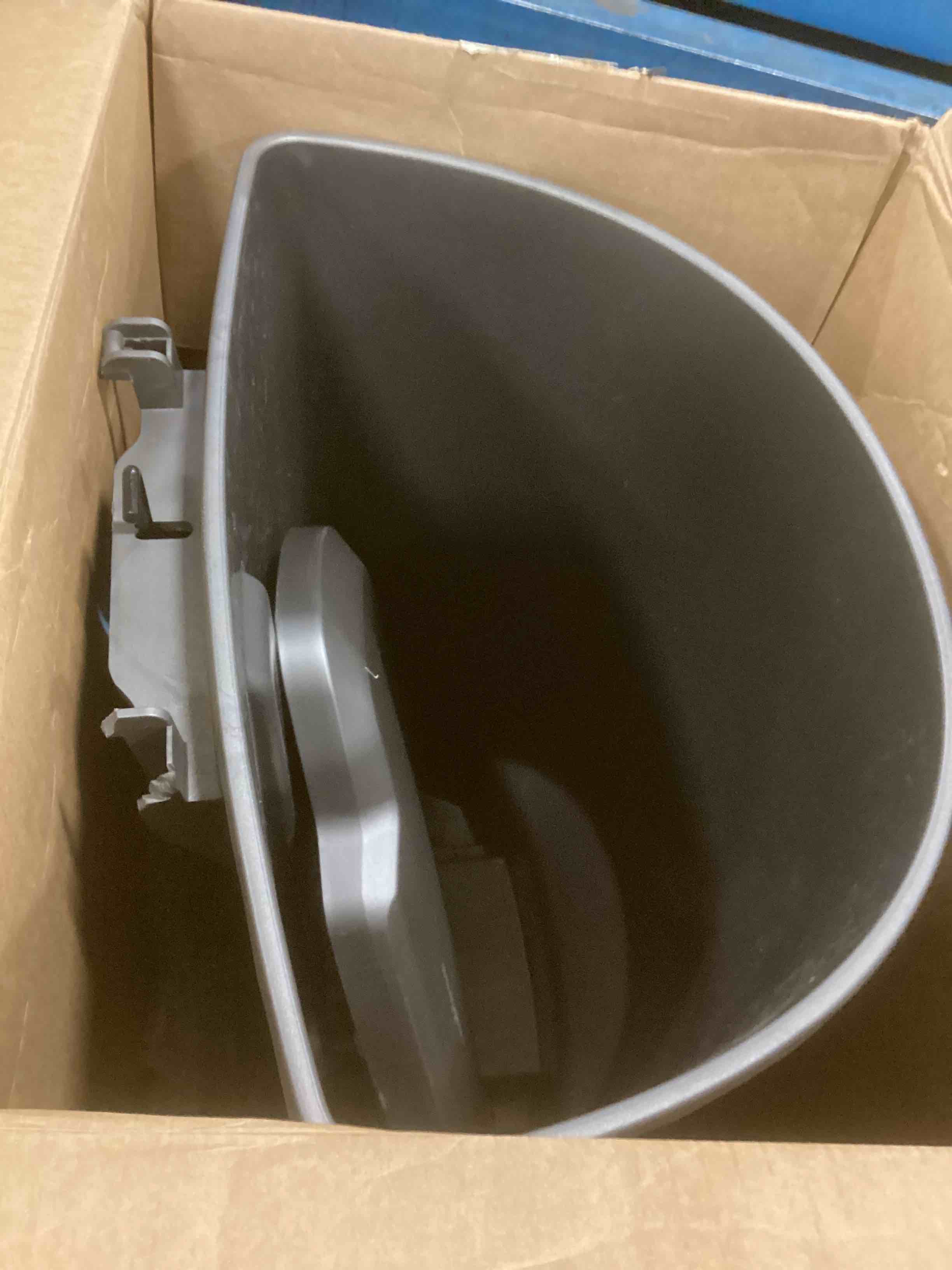 https://s3.amazonaws.com/lotting-images-prod/bidfta/TEA1731172_1734009839007.jpeg