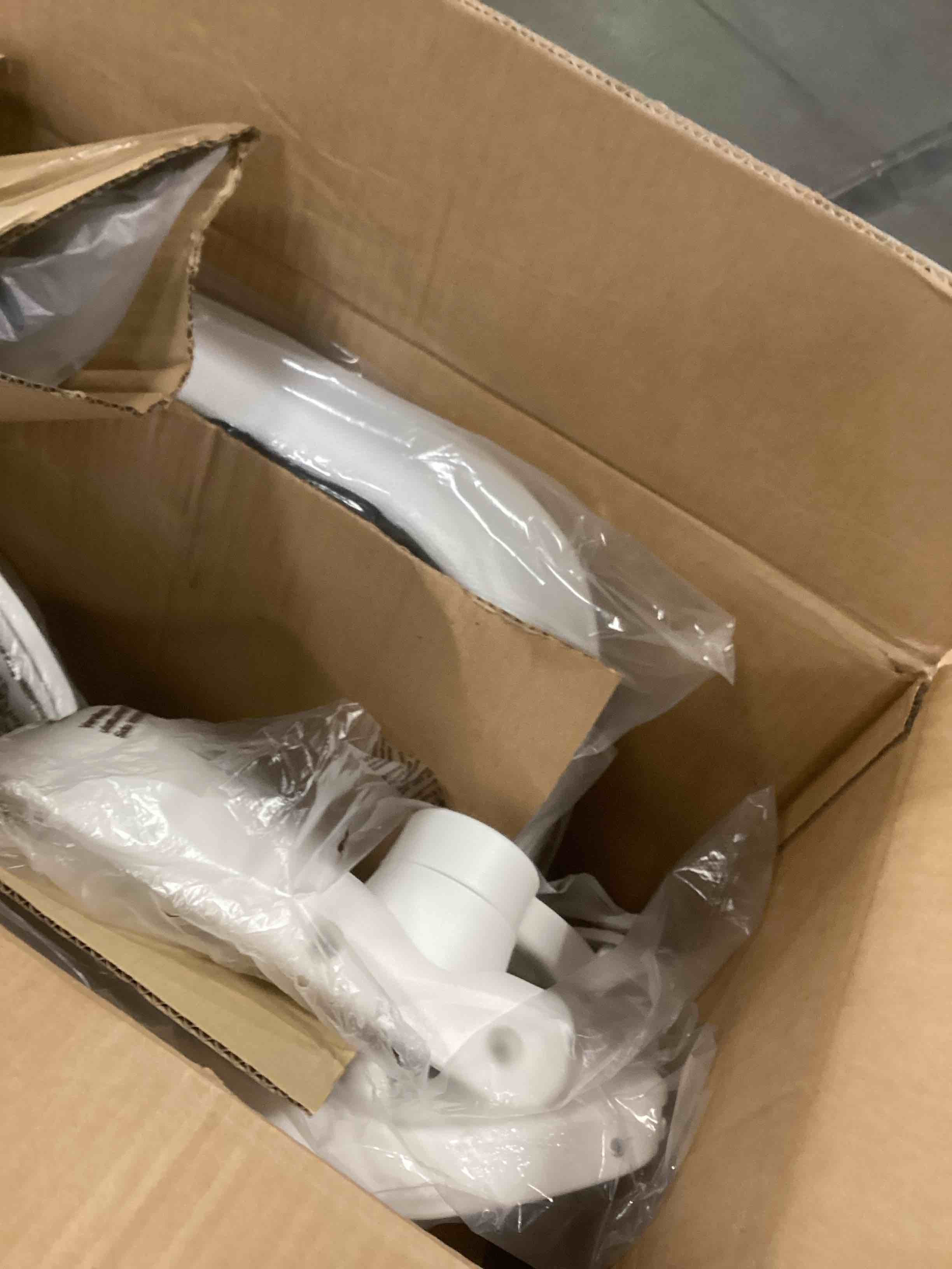 https://s3.amazonaws.com/lotting-images-prod/bidfta/TEA1734081_1733765747199.jpeg
