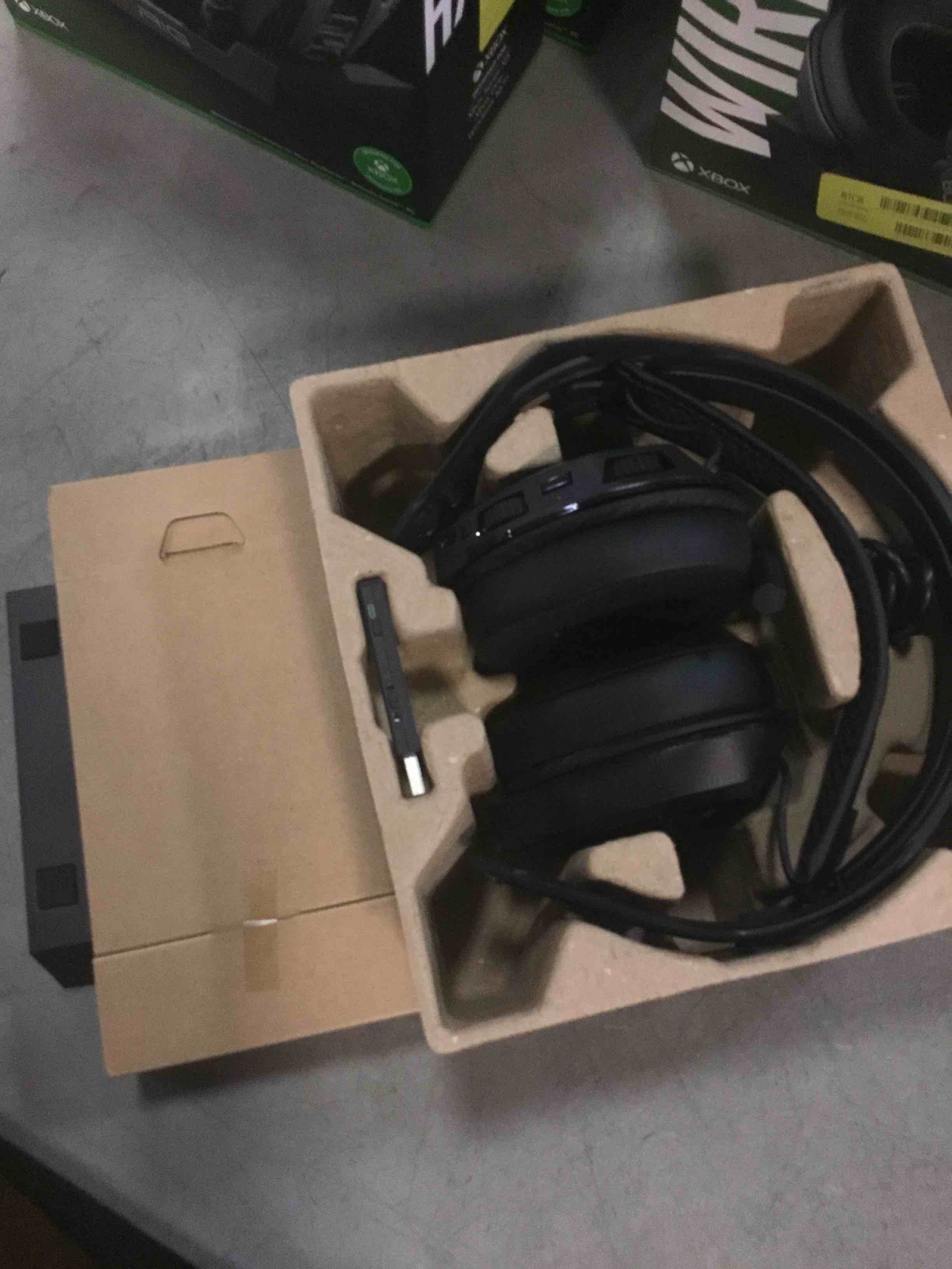 https://s3.amazonaws.com/lotting-images-prod/bidfta/TEA1737285_1733946911363.jpeg