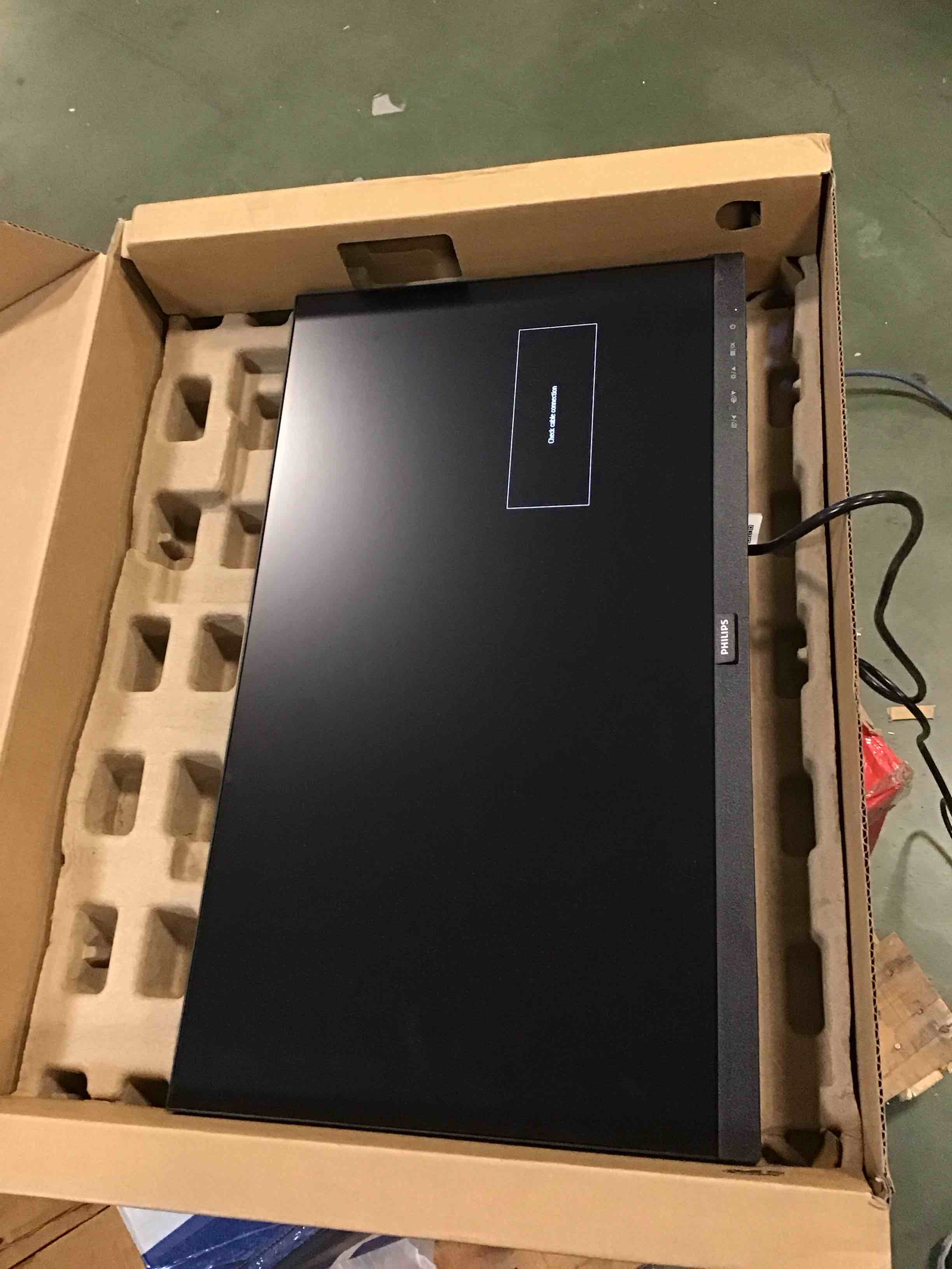 https://s3.amazonaws.com/lotting-images-prod/bidfta/TEA1738603_1732731832884.jpeg