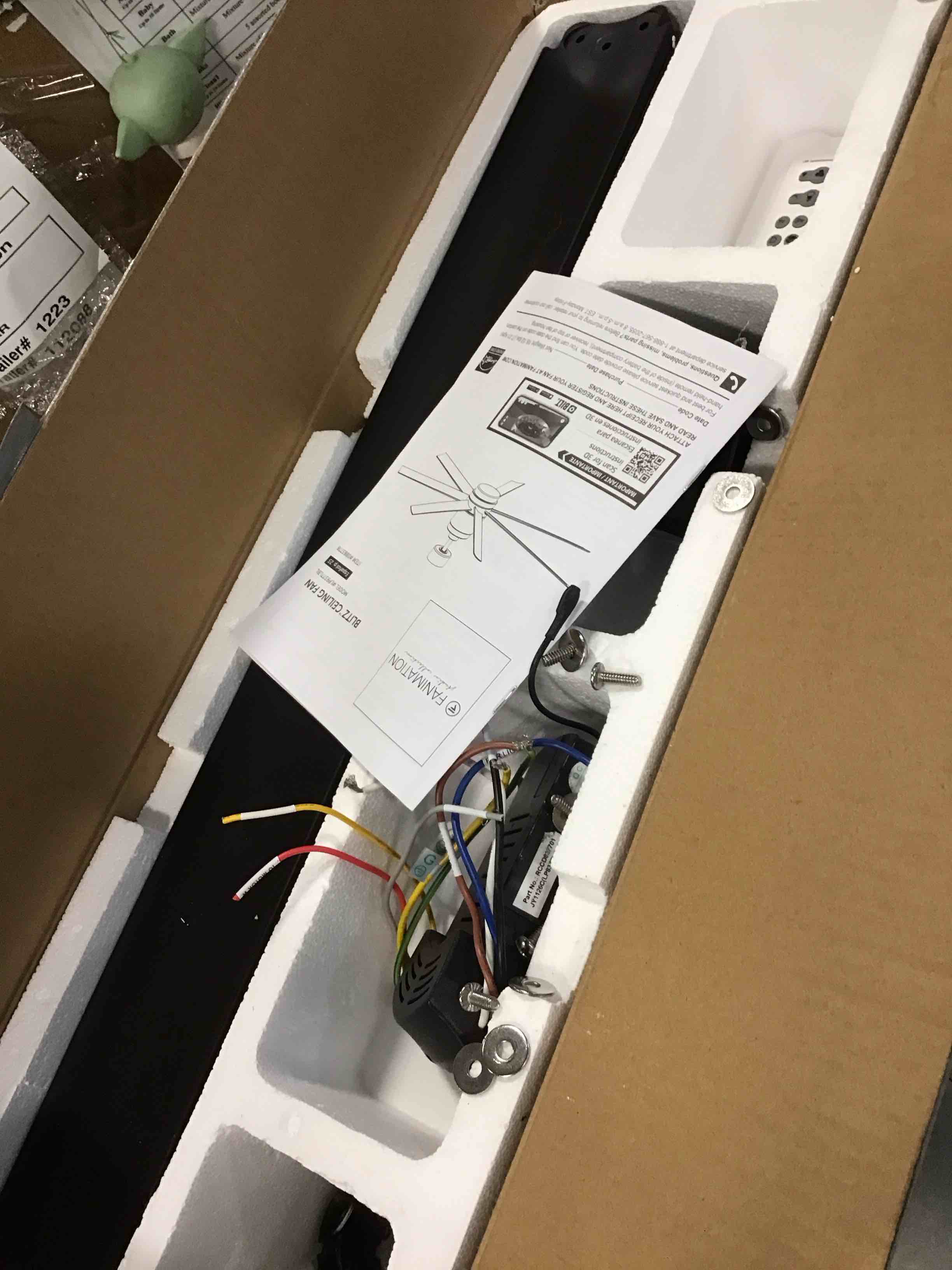 https://s3.amazonaws.com/lotting-images-prod/bidfta/TEA1738787_1732552270108.jpeg