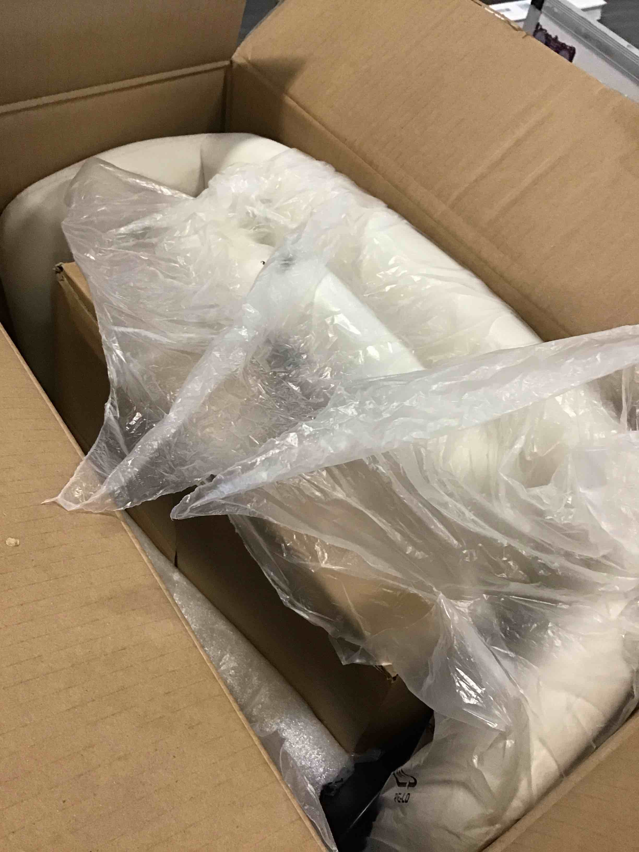 https://s3.amazonaws.com/lotting-images-prod/bidfta/TEA1738953_1732629495816.jpeg
