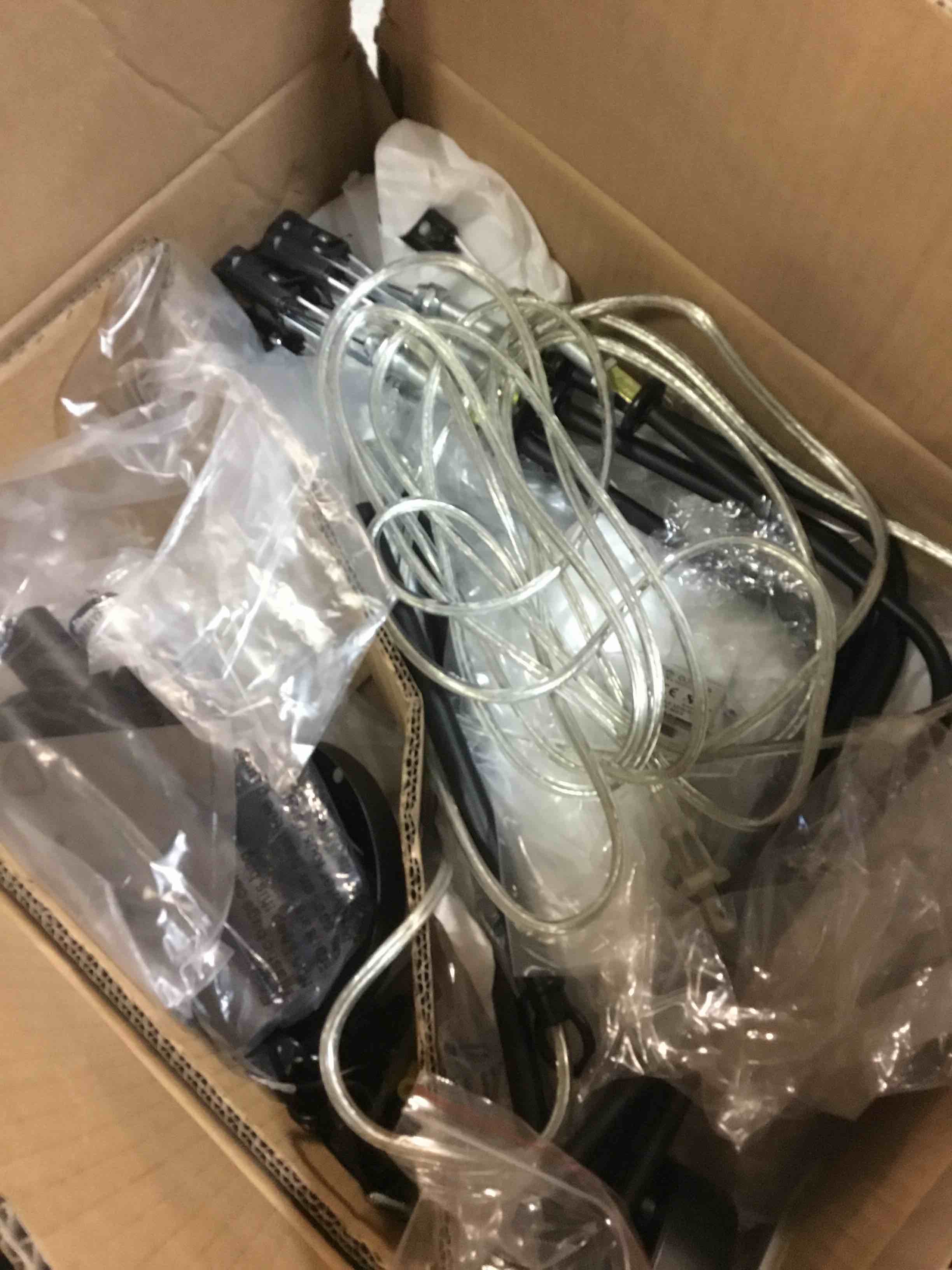 https://s3.amazonaws.com/lotting-images-prod/bidfta/TEA1740697_1733428211255.jpeg