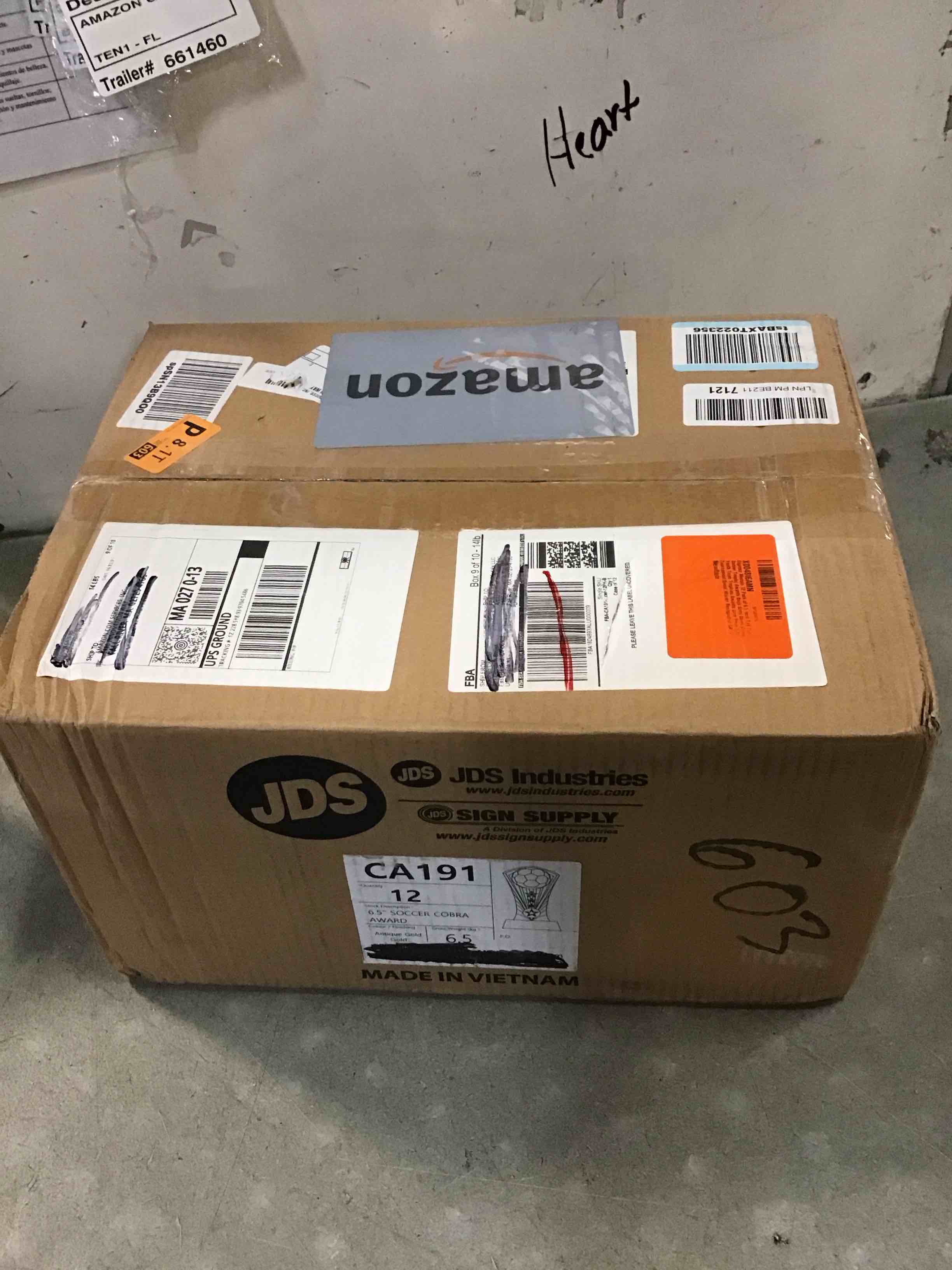 https://s3.amazonaws.com/lotting-images-prod/bidfta/TEA1740906_1733503337515.jpeg