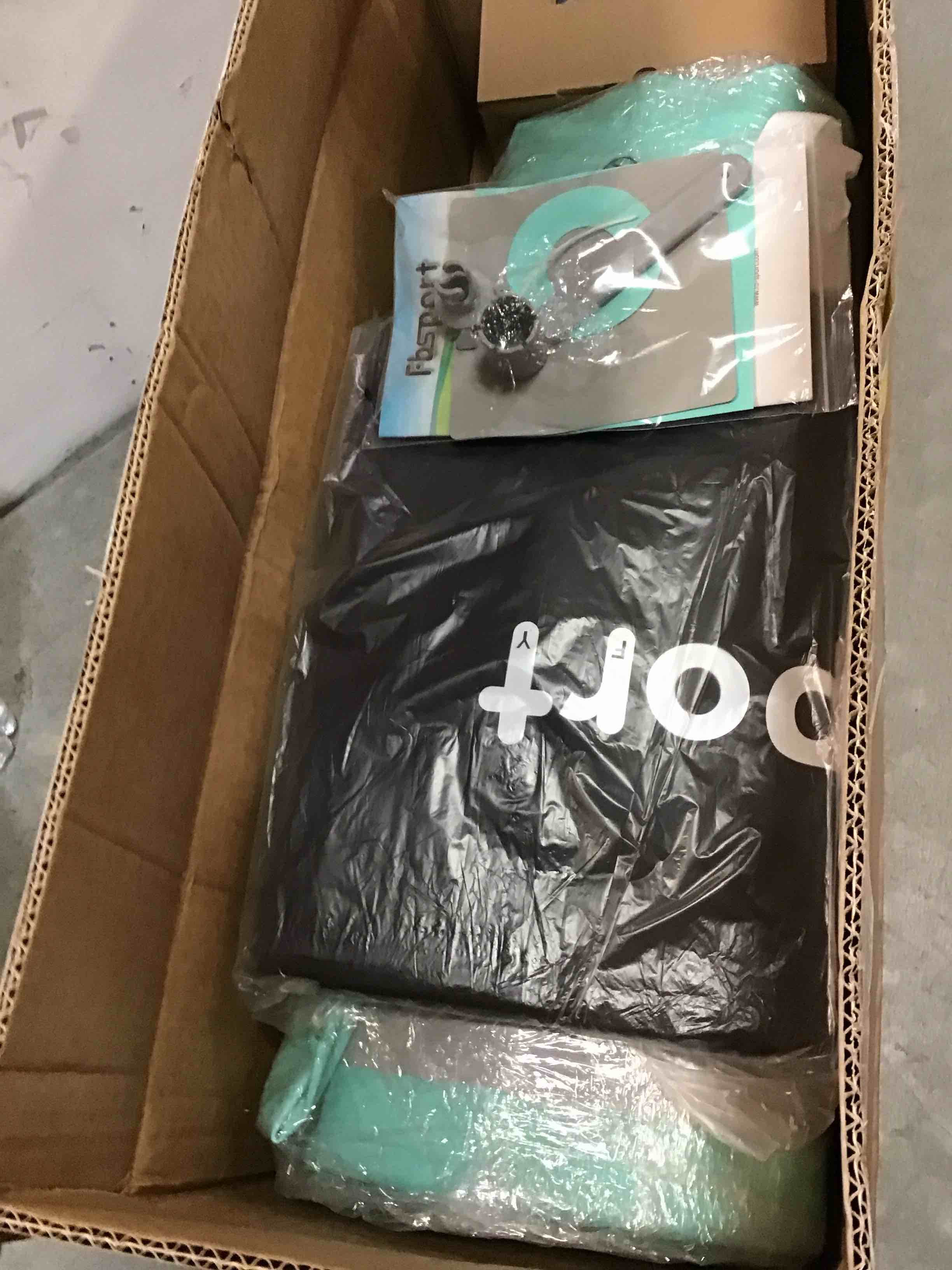 https://s3.amazonaws.com/lotting-images-prod/bidfta/TEA1740946_1733510166818.jpeg