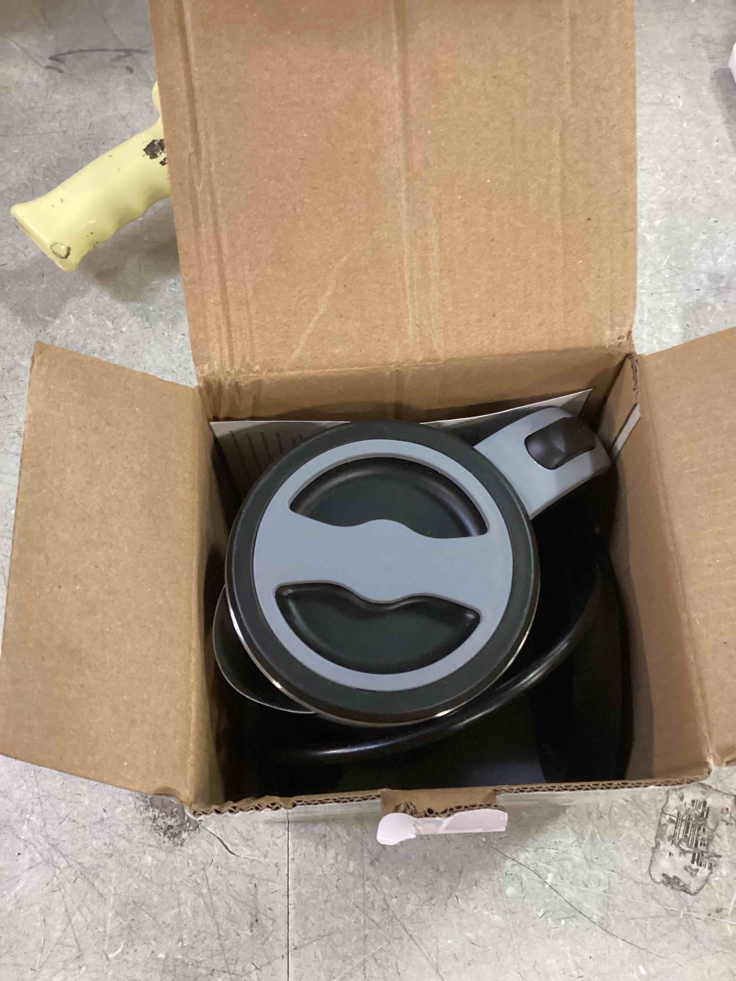 https://s3.amazonaws.com/lotting-images-prod/bidfta/TEA1741129_1732285838961.jpeg