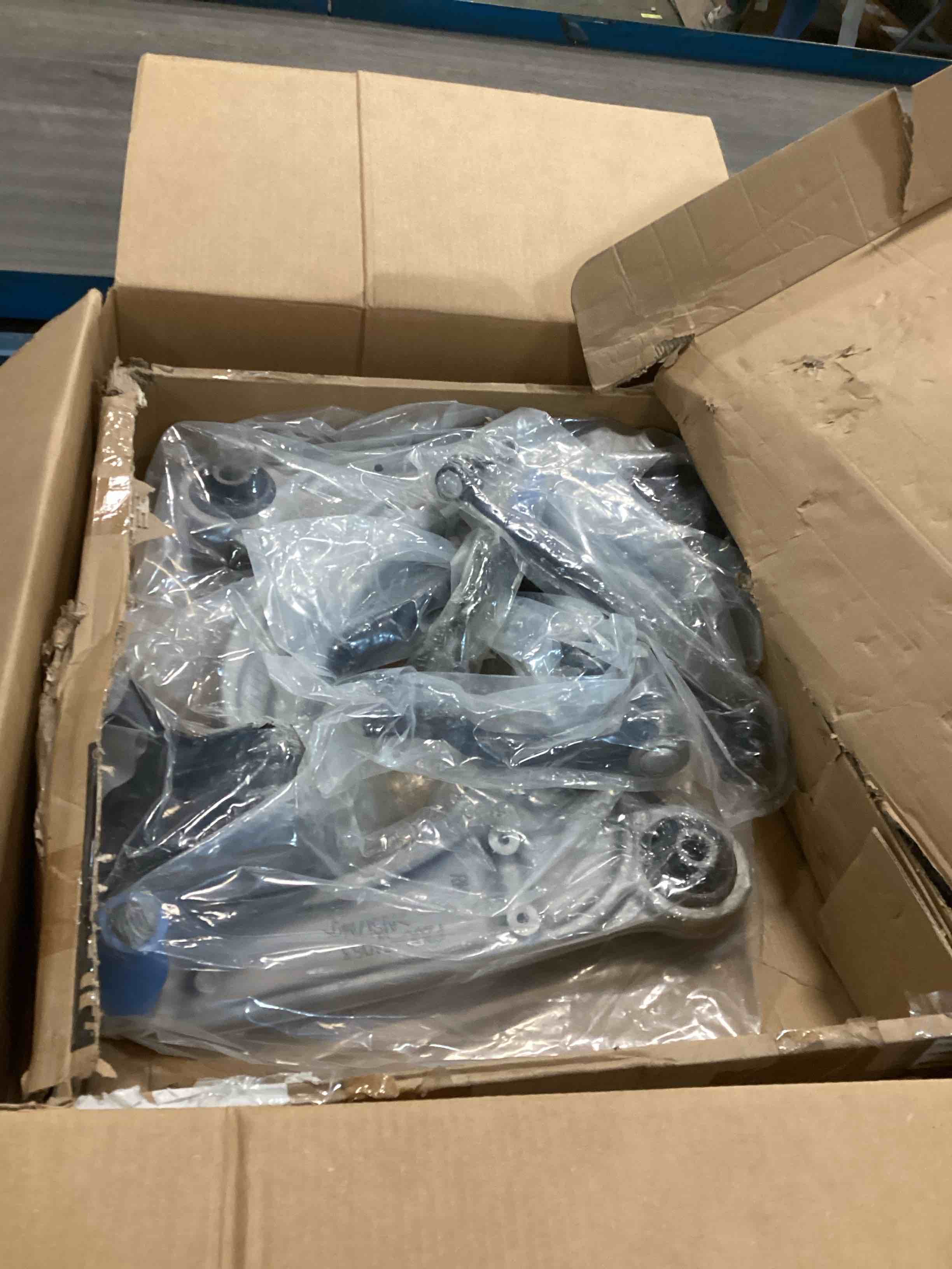 https://s3.amazonaws.com/lotting-images-prod/bidfta/TEA1741305_1732542753465.jpeg