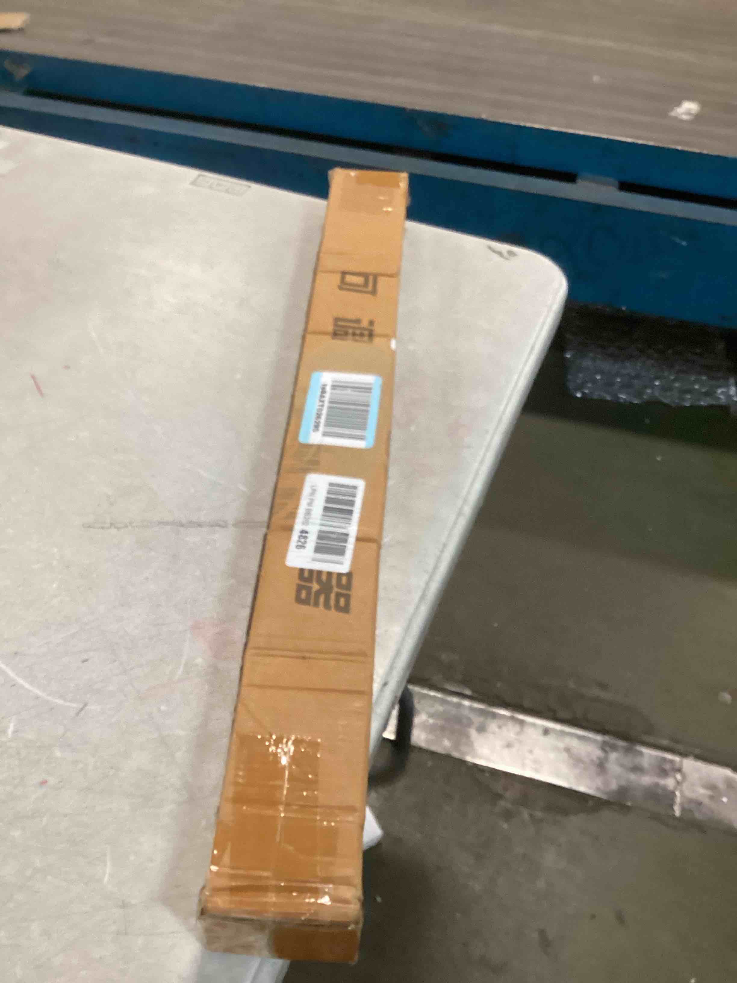 https://s3.amazonaws.com/lotting-images-prod/bidfta/TEA1741507_1732635228038.jpeg