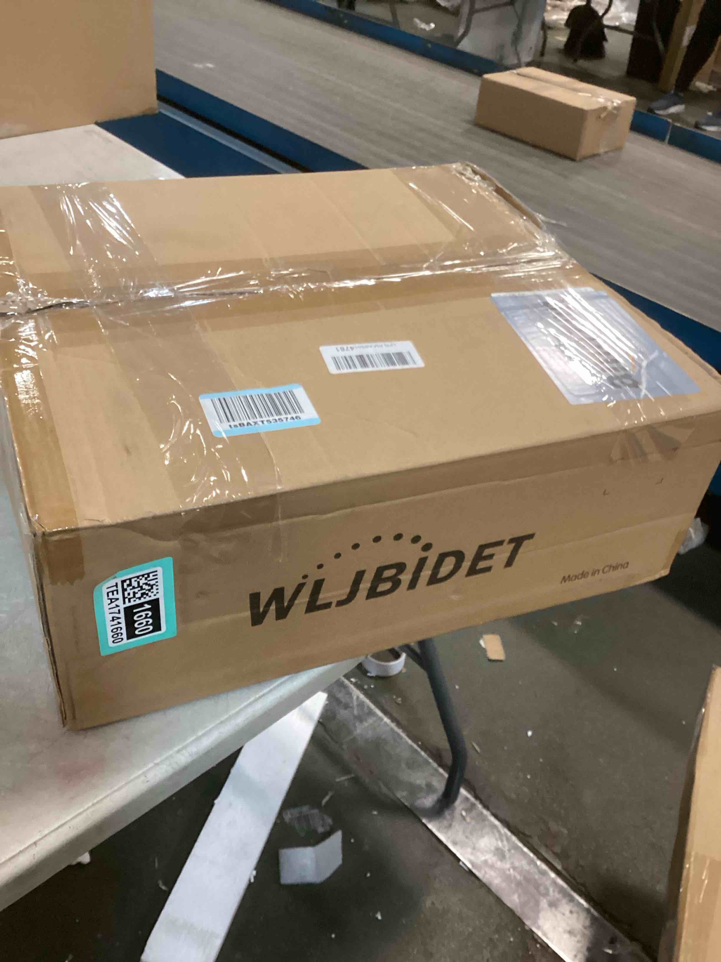 https://s3.amazonaws.com/lotting-images-prod/bidfta/TEA1741660_1732654635611.jpeg