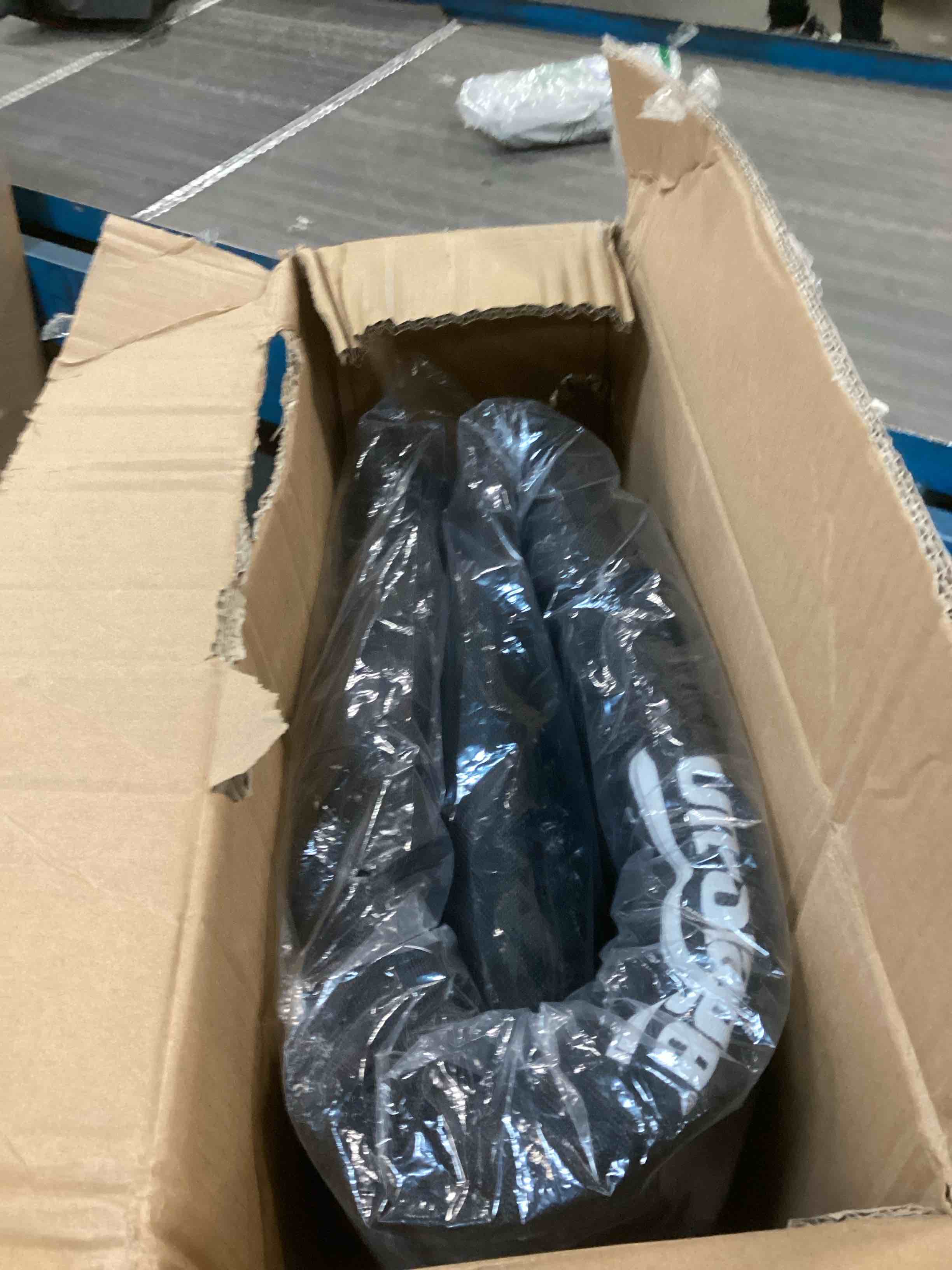 https://s3.amazonaws.com/lotting-images-prod/bidfta/TEA1741929_1733158933253.jpeg