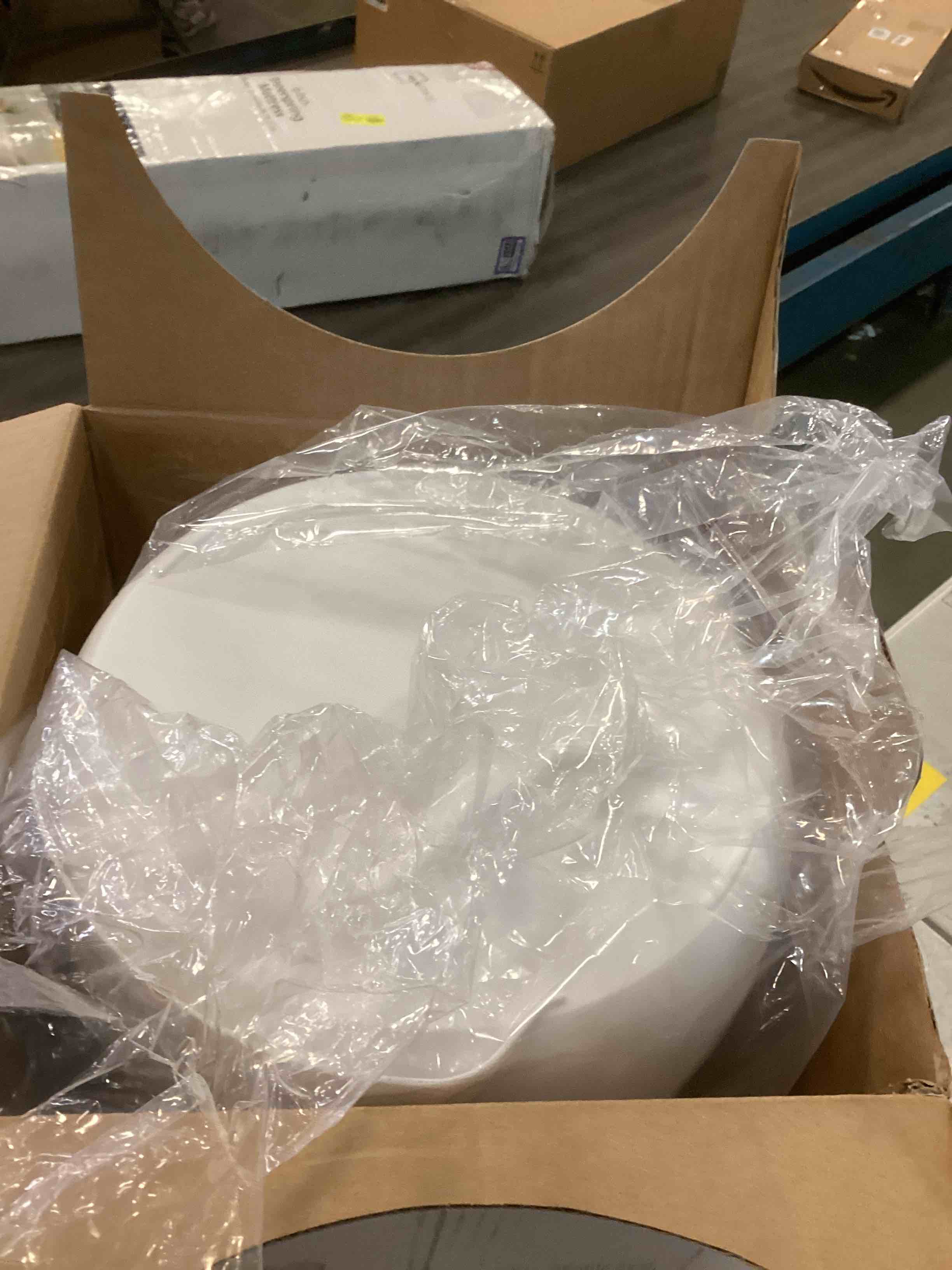 https://s3.amazonaws.com/lotting-images-prod/bidfta/TEA1742308_1733255431521.jpeg
