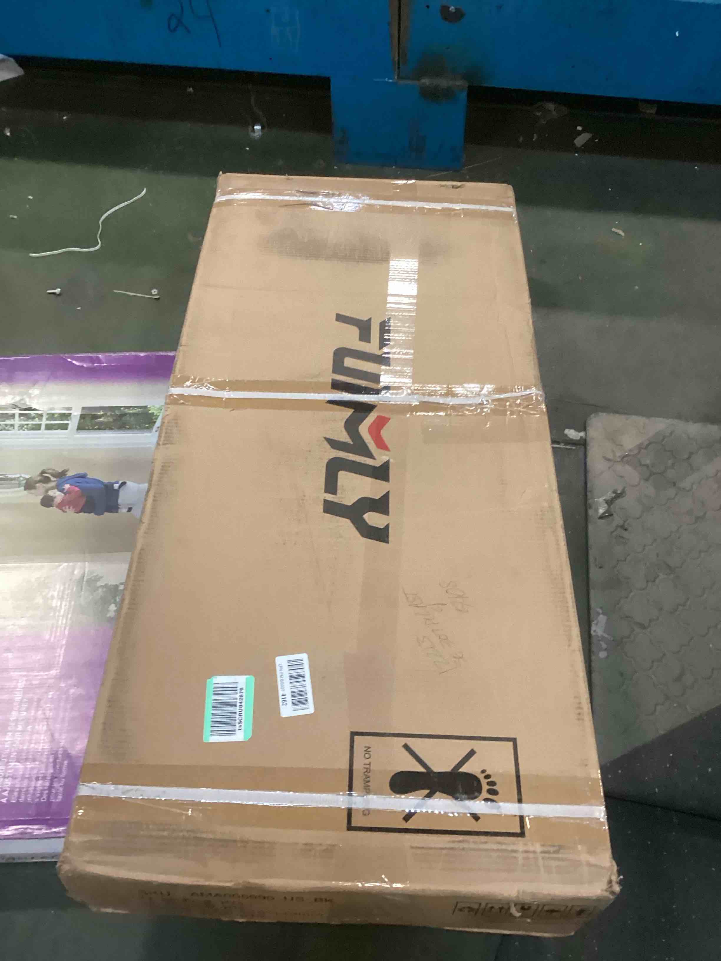 https://s3.amazonaws.com/lotting-images-prod/bidfta/TEA1742713_1733428075113.jpeg