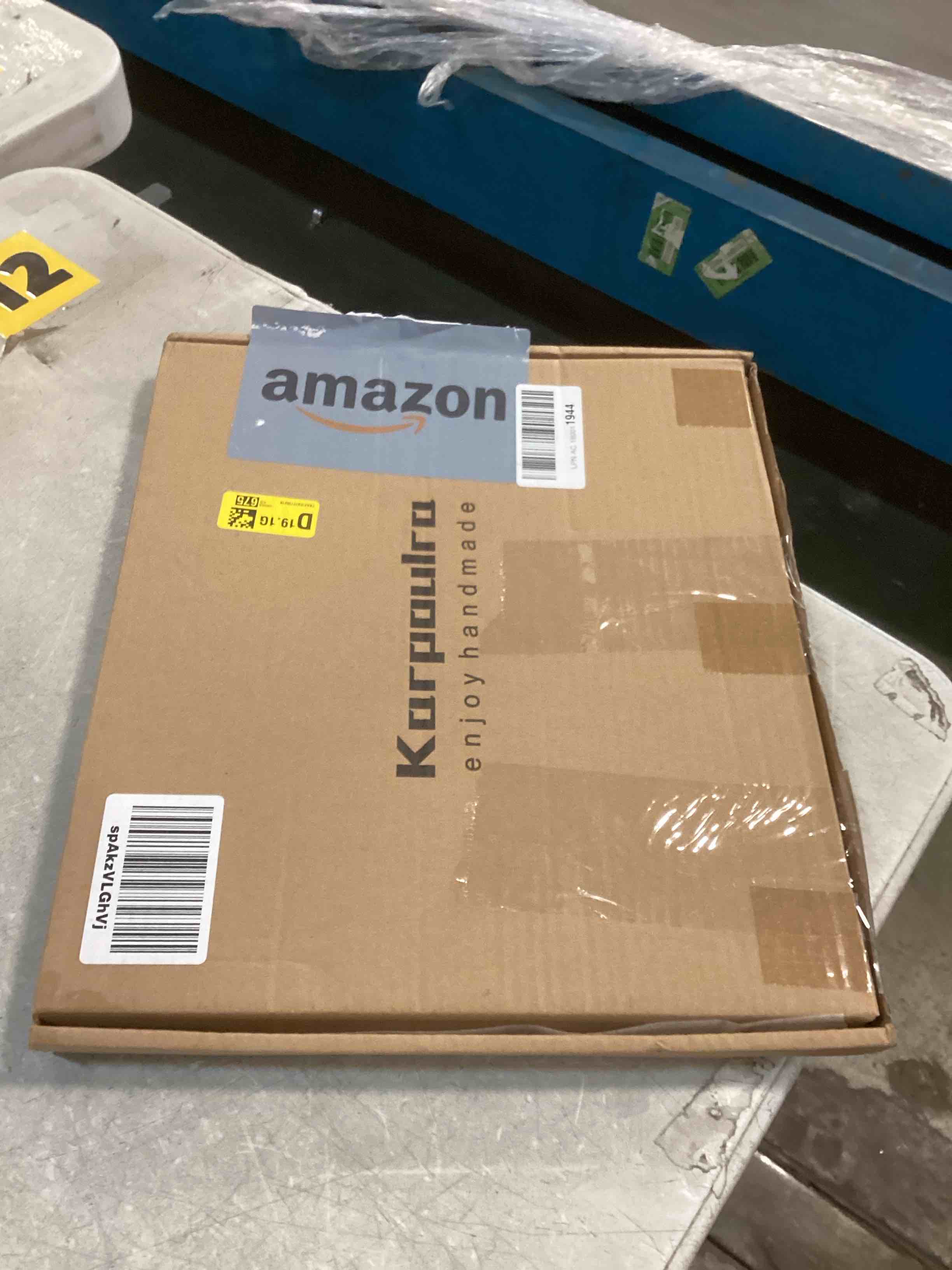 https://s3.amazonaws.com/lotting-images-prod/bidfta/TEA1742788_1733502032068.jpeg