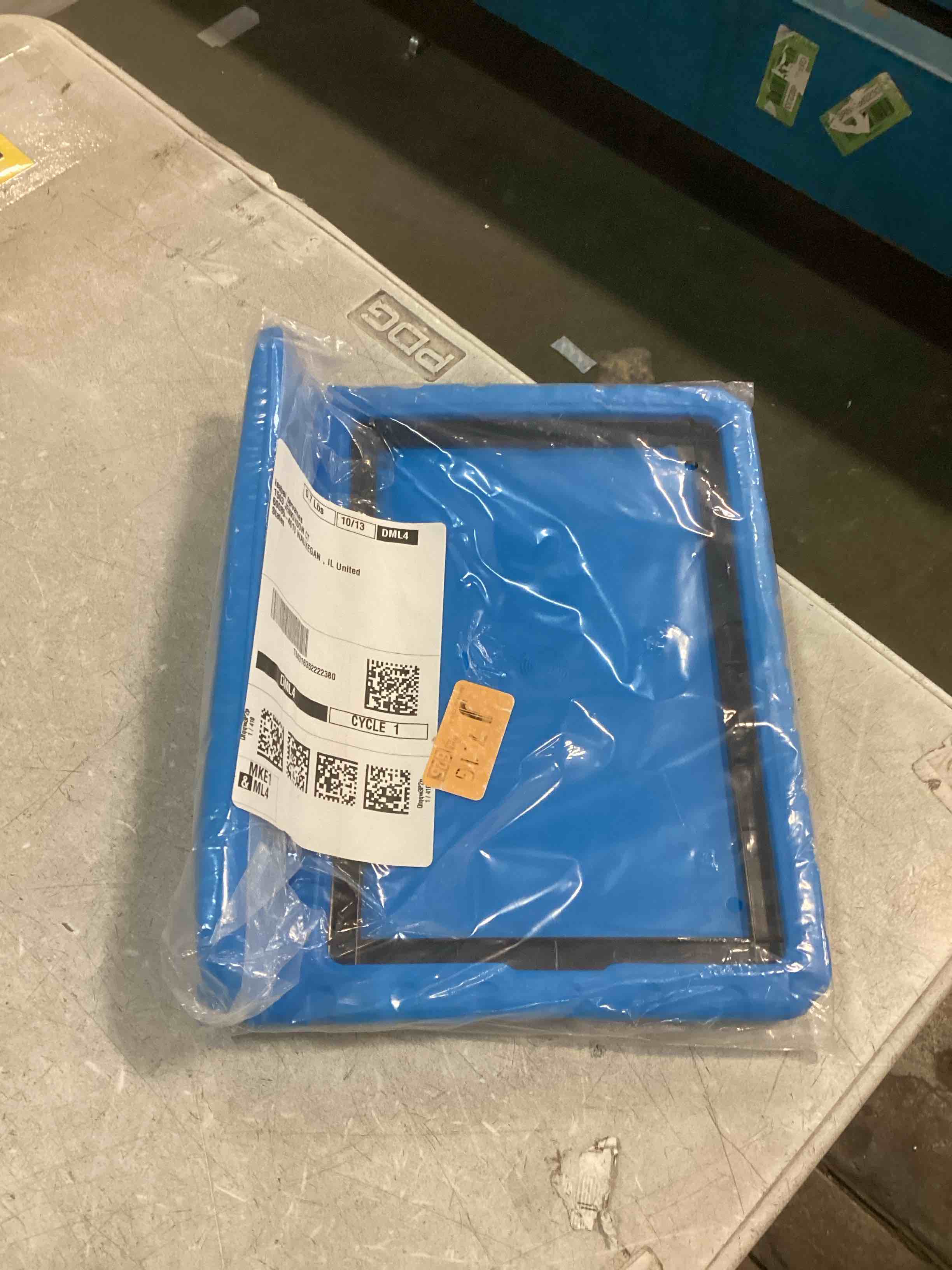 https://s3.amazonaws.com/lotting-images-prod/bidfta/TEA1742812_1733504396140.jpeg