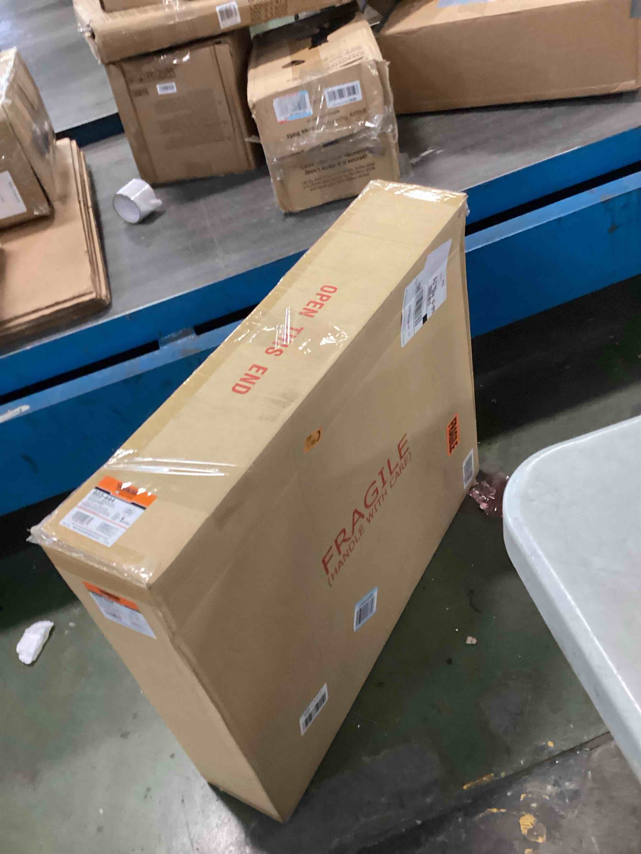https://s3.amazonaws.com/lotting-images-prod/bidfta/TEA1743133_1733765446900.jpeg