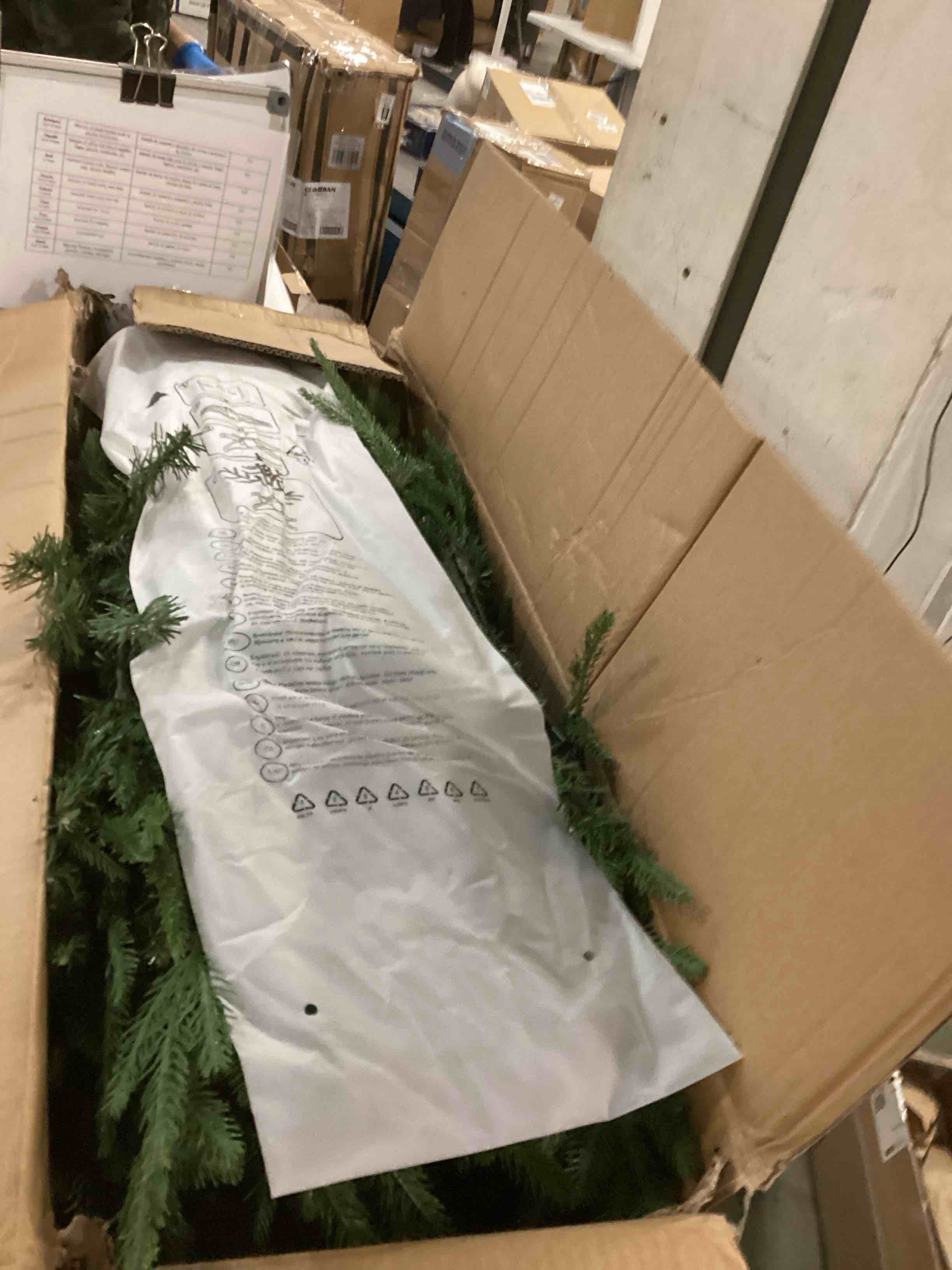 https://s3.amazonaws.com/lotting-images-prod/bidfta/TEA1743244_1733838766205.jpeg