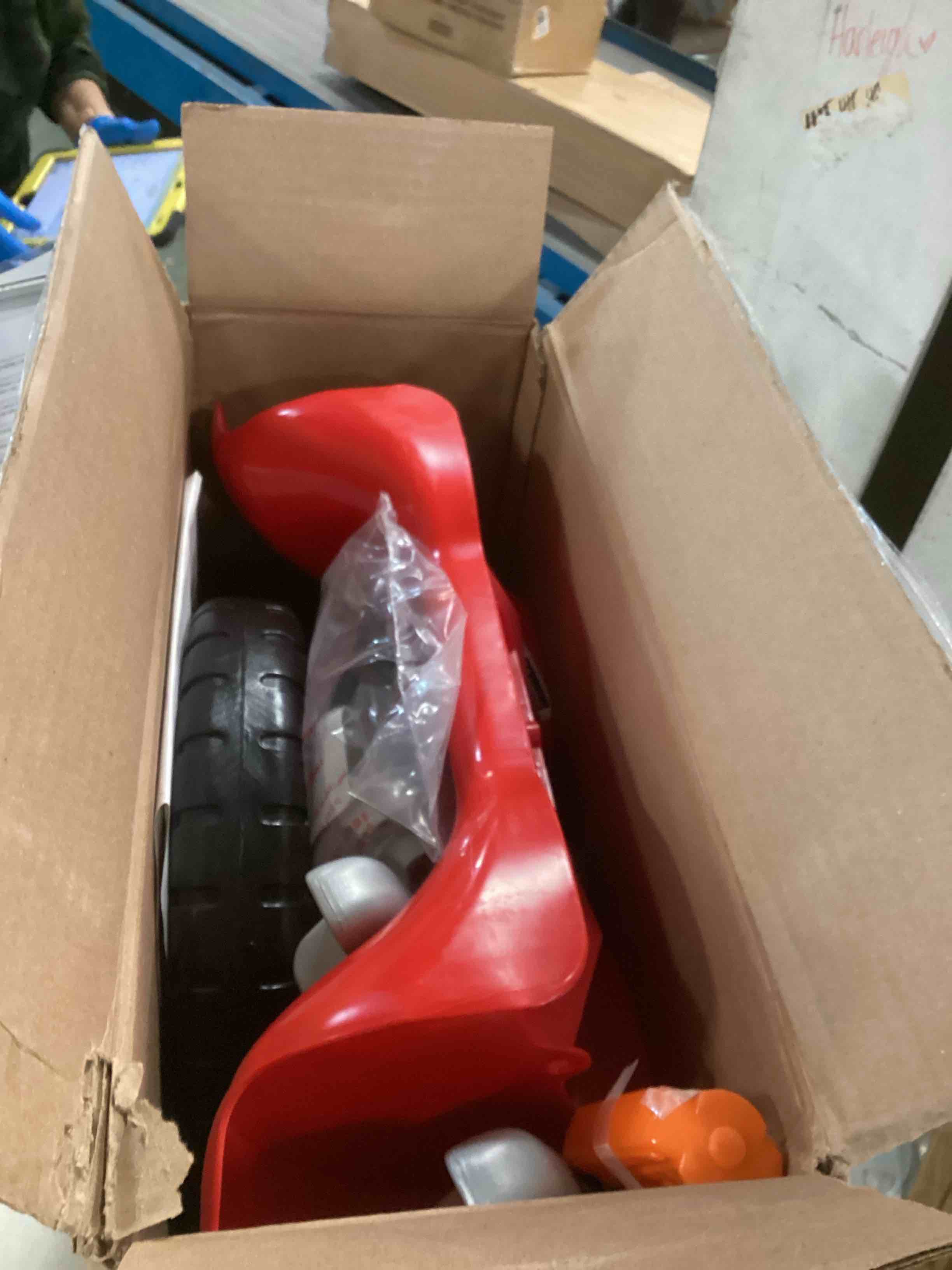 https://s3.amazonaws.com/lotting-images-prod/bidfta/TEA1743397_1733863594235.jpeg