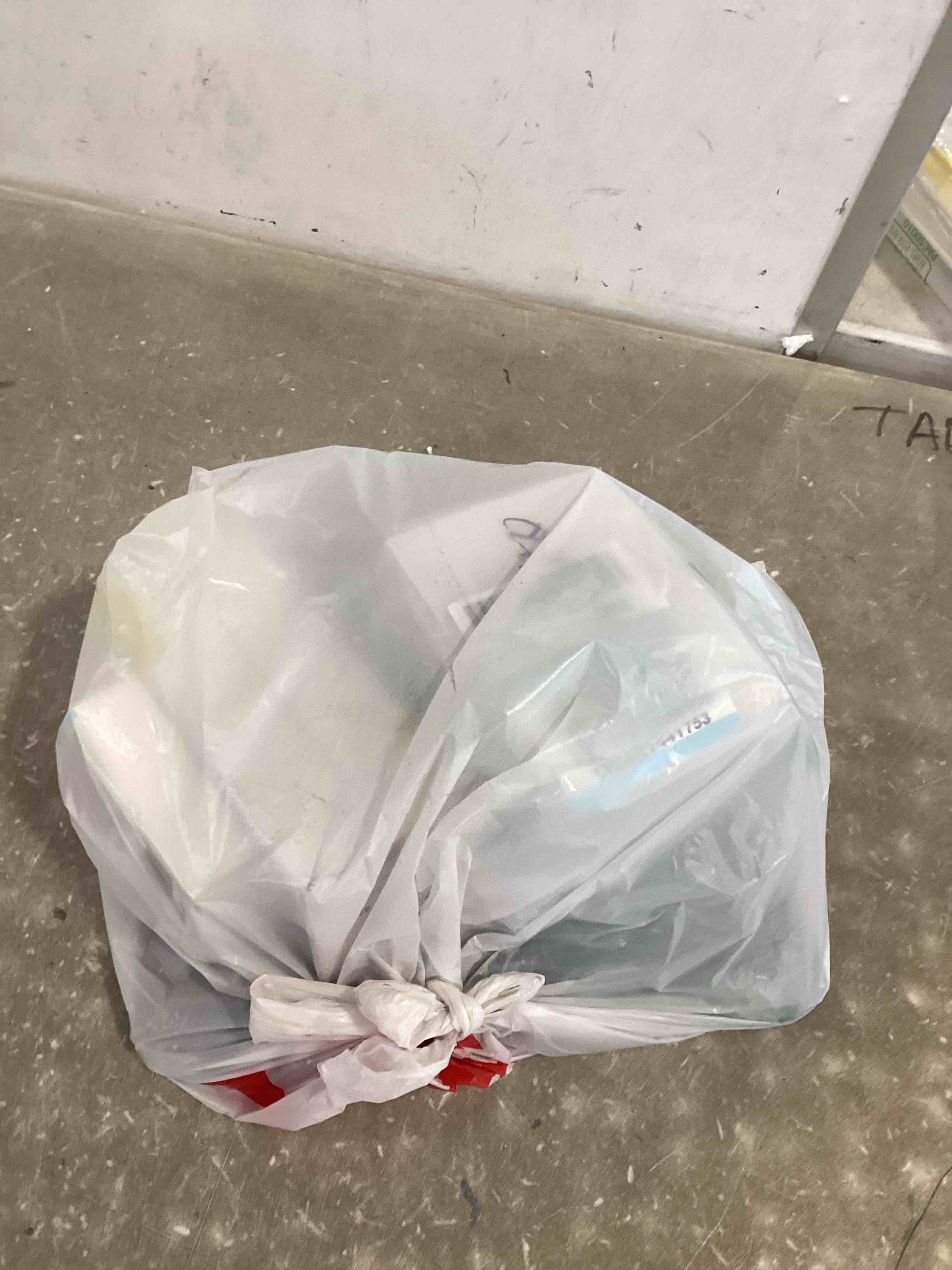 https://s3.amazonaws.com/lotting-images-prod/bidfta/TEA1743754_1734014756630.jpeg