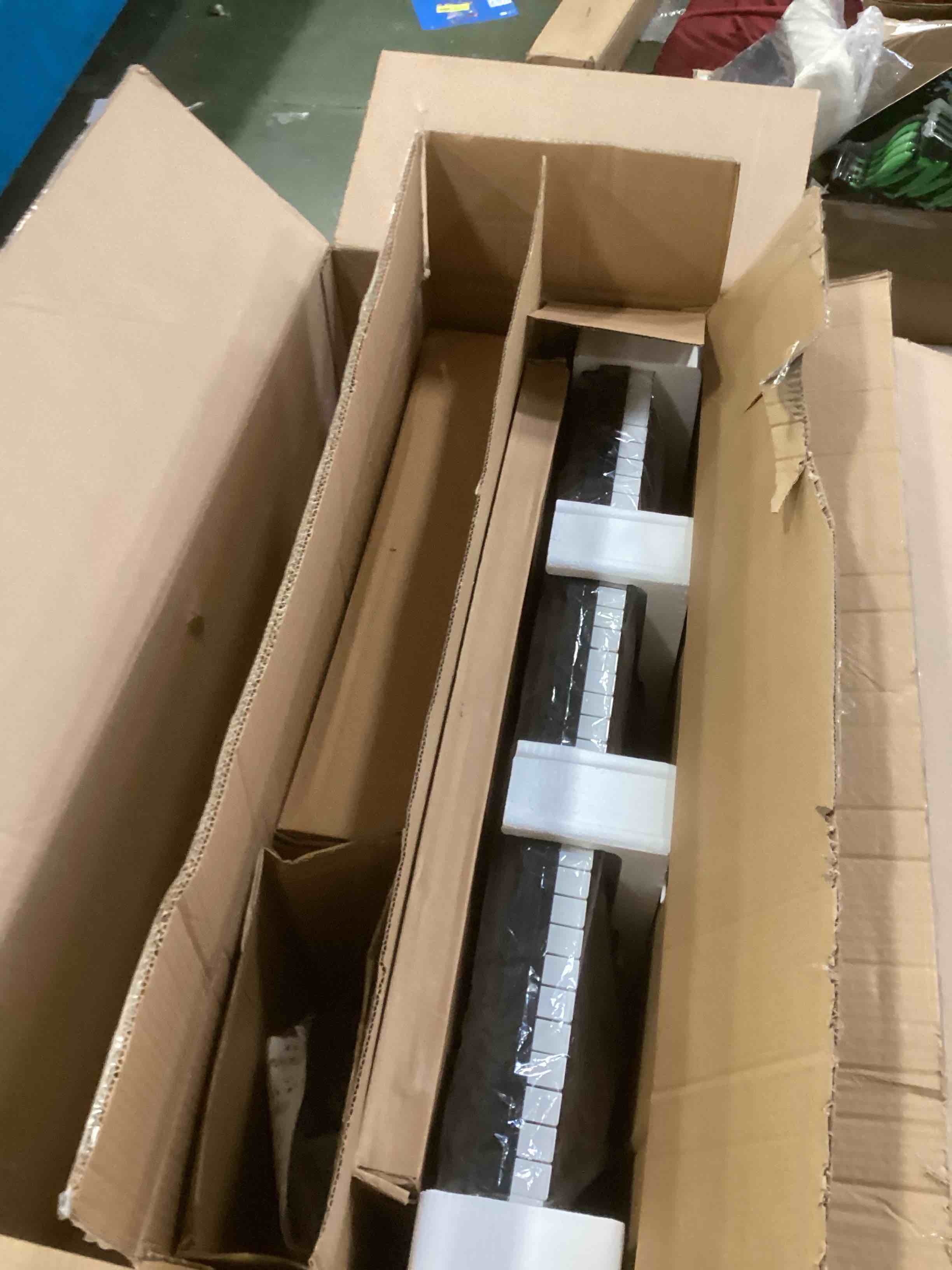 https://s3.amazonaws.com/lotting-images-prod/bidfta/TEA1743826_1734023790307.jpeg
