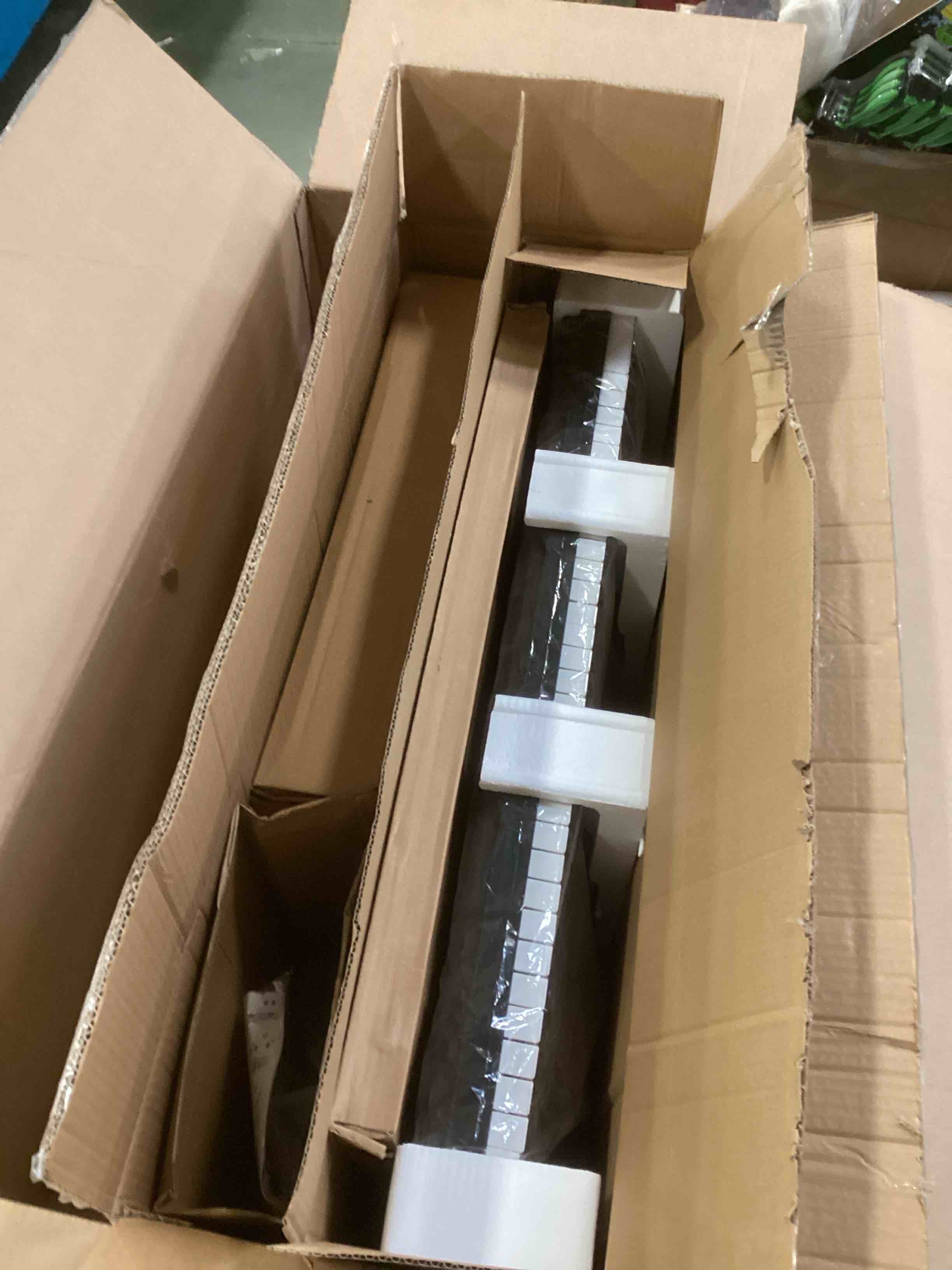 https://s3.amazonaws.com/lotting-images-prod/bidfta/TEA1743826_1734023791320.jpeg