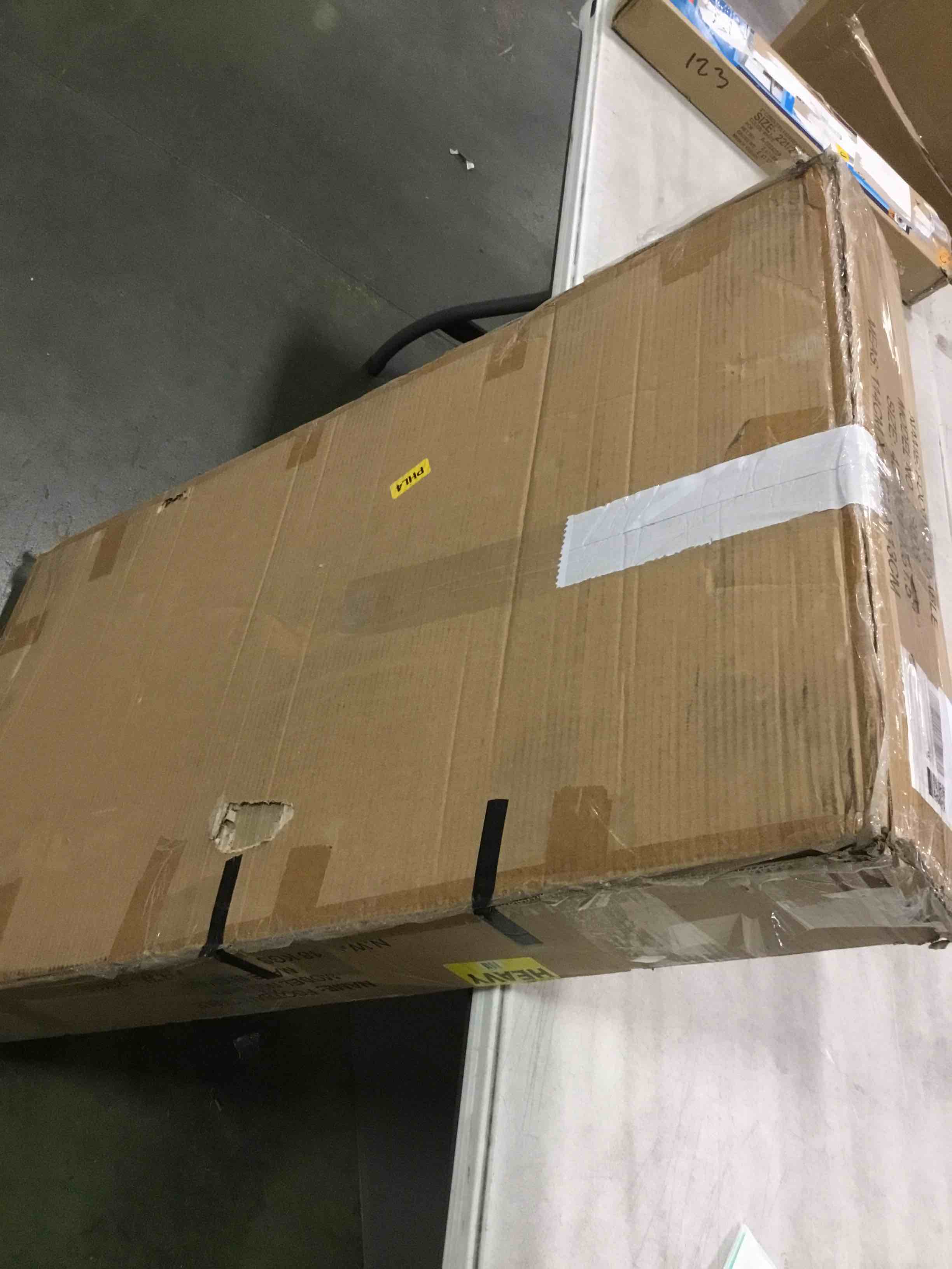 https://s3.amazonaws.com/lotting-images-prod/bidfta/TEA1750163_1732569664594.jpeg