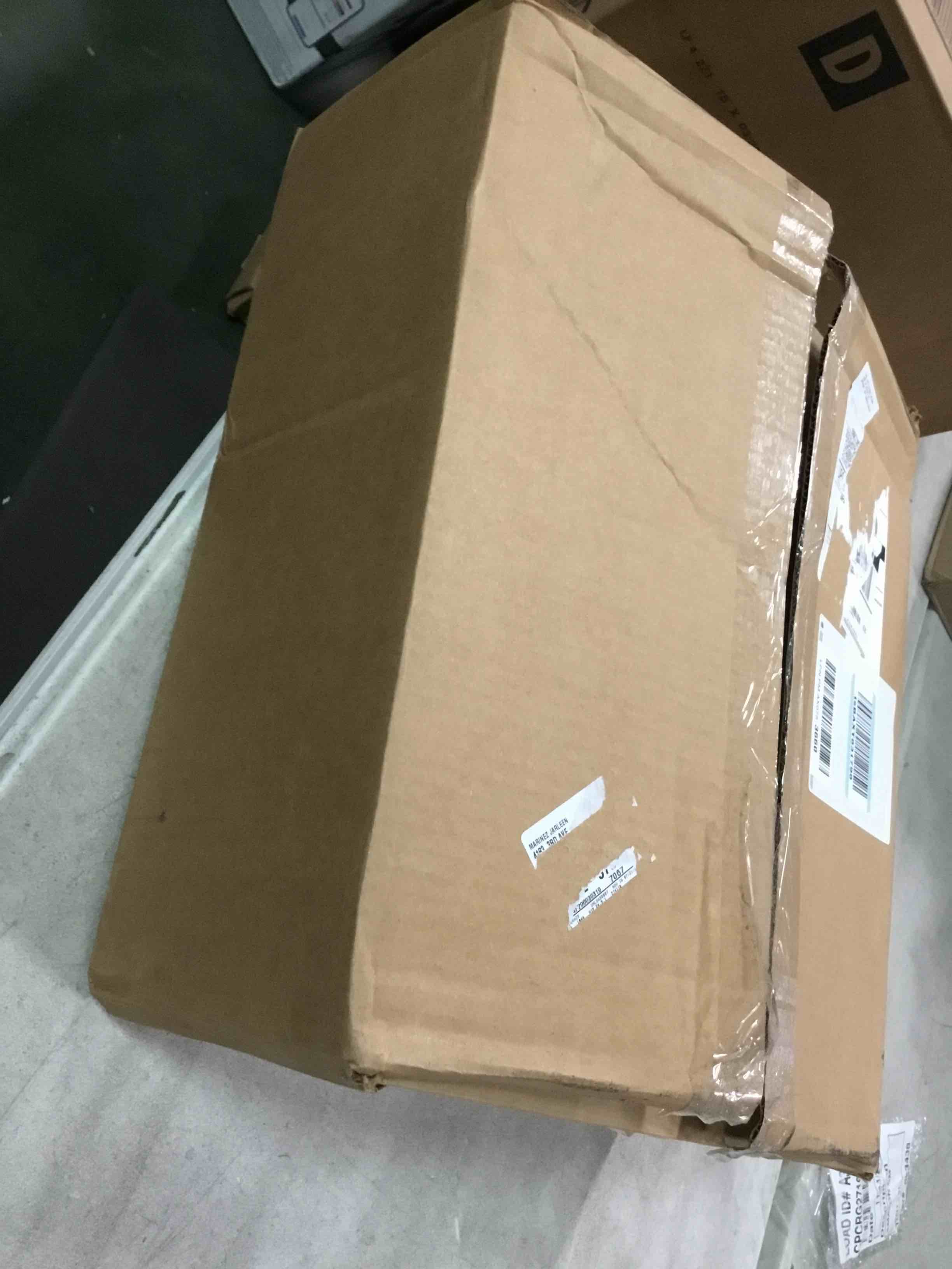 https://s3.amazonaws.com/lotting-images-prod/bidfta/TEA1750399_1732714361959.jpeg
