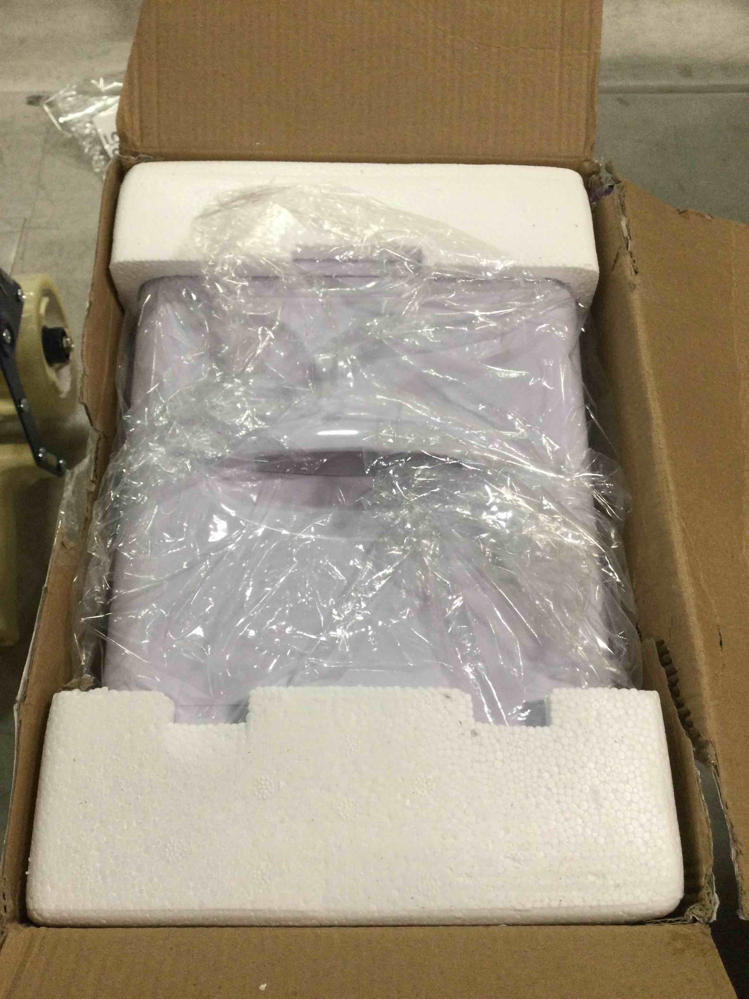 https://s3.amazonaws.com/lotting-images-prod/bidfta/TEA1750430_1732714345921.jpeg
