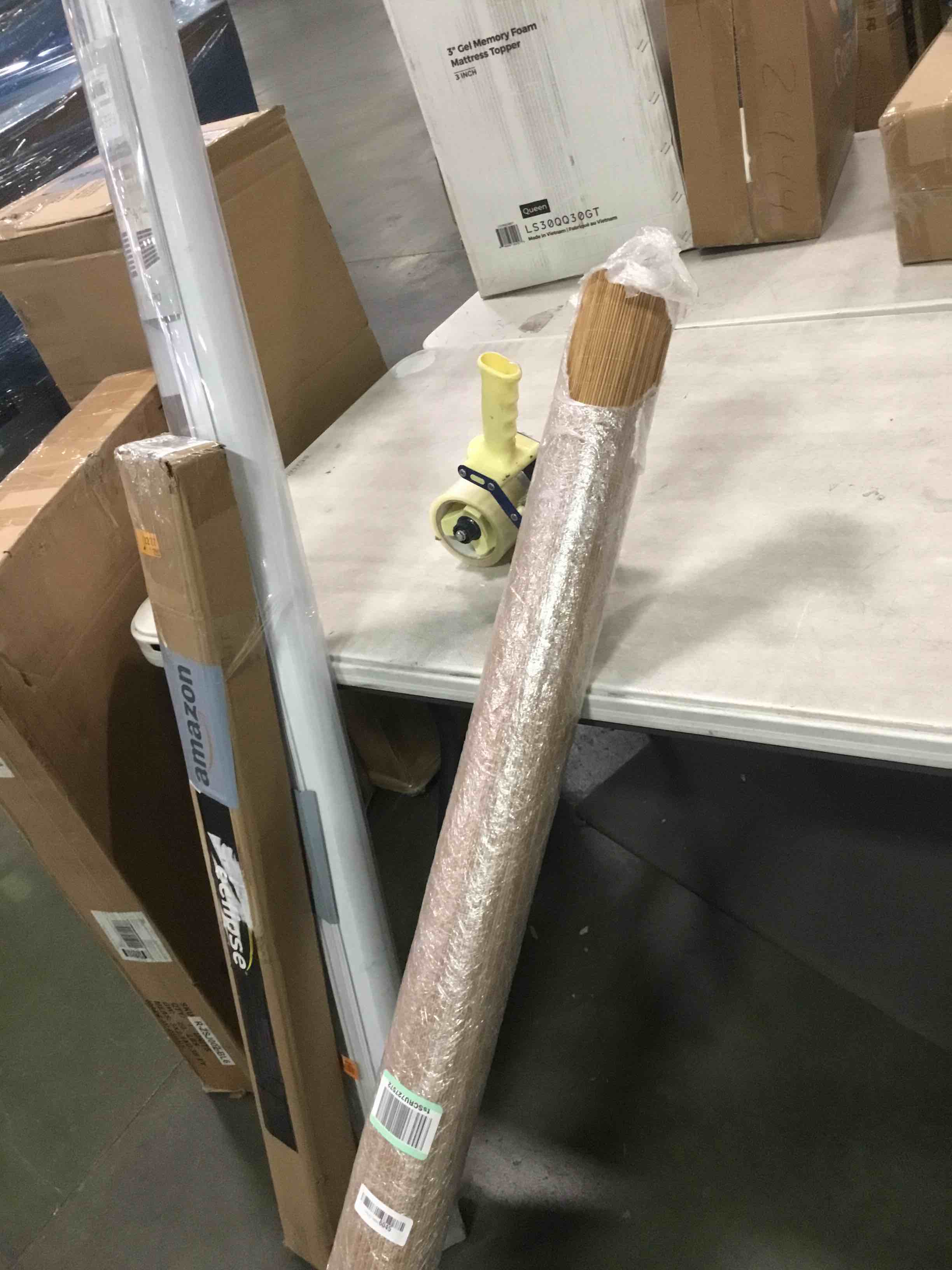 https://s3.amazonaws.com/lotting-images-prod/bidfta/TEA1750752_1732896390059.jpeg