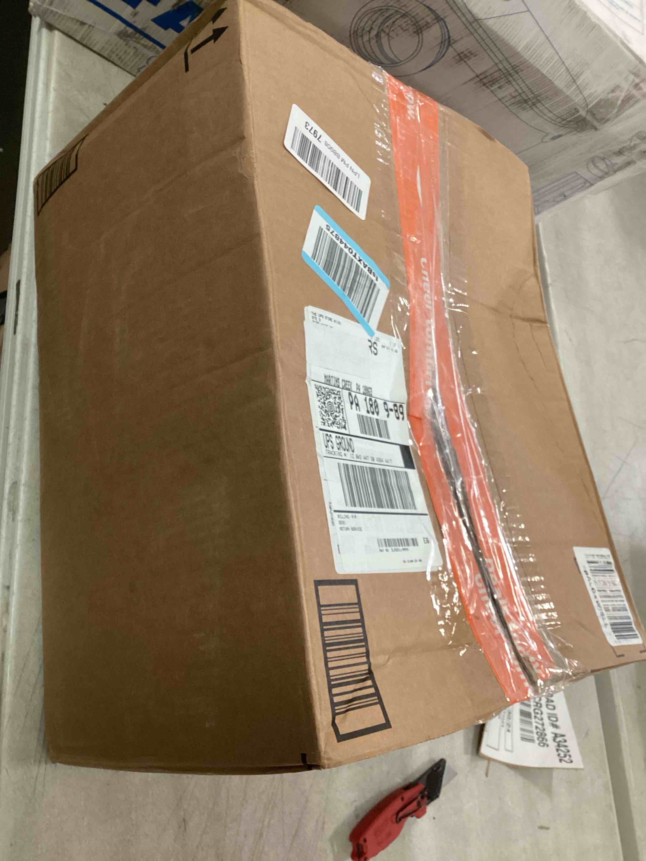 https://s3.amazonaws.com/lotting-images-prod/bidfta/TEA1750980_1733149422698.jpeg
