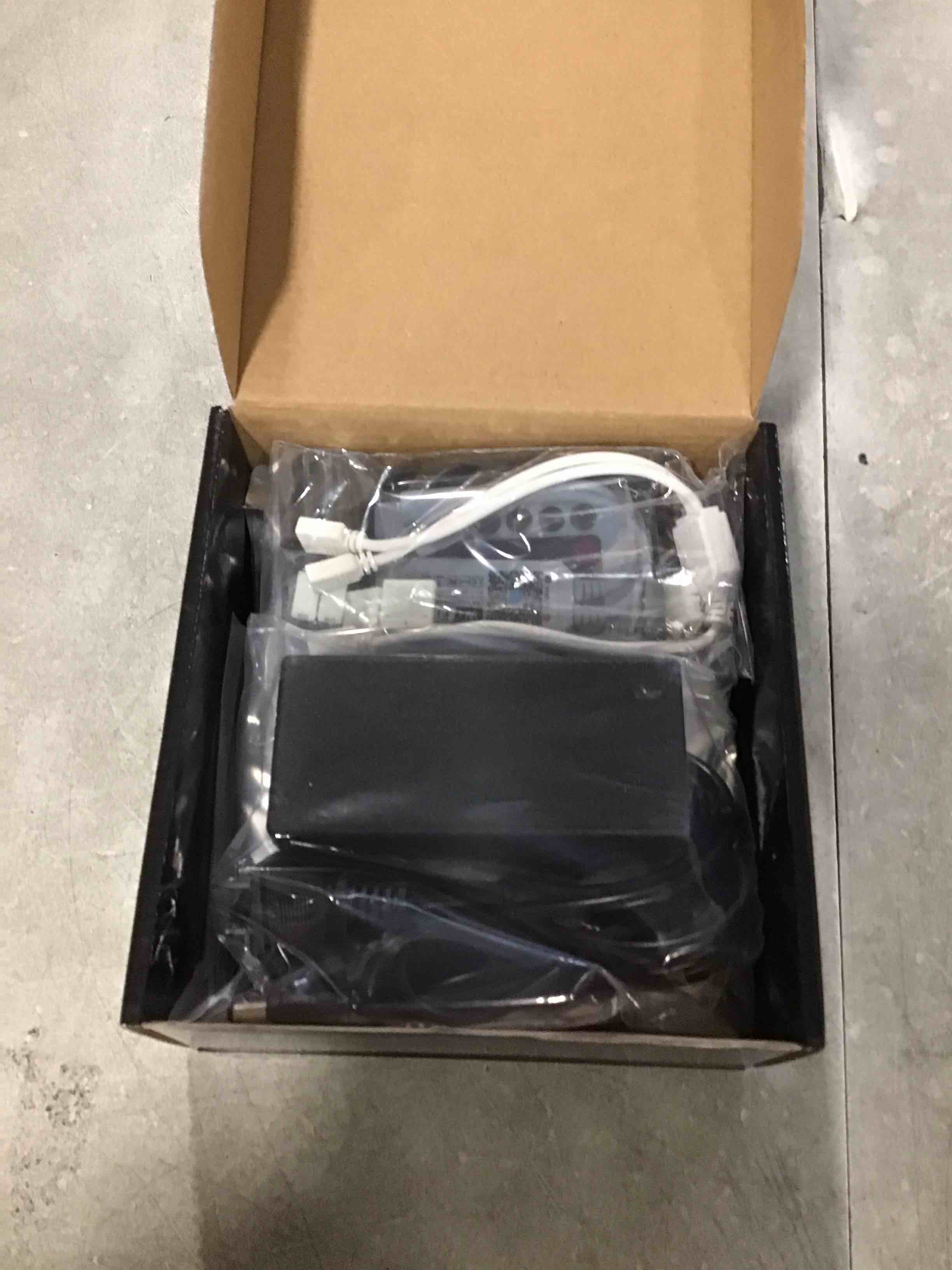 https://s3.amazonaws.com/lotting-images-prod/bidfta/TEA1755112_1732565012965.jpeg