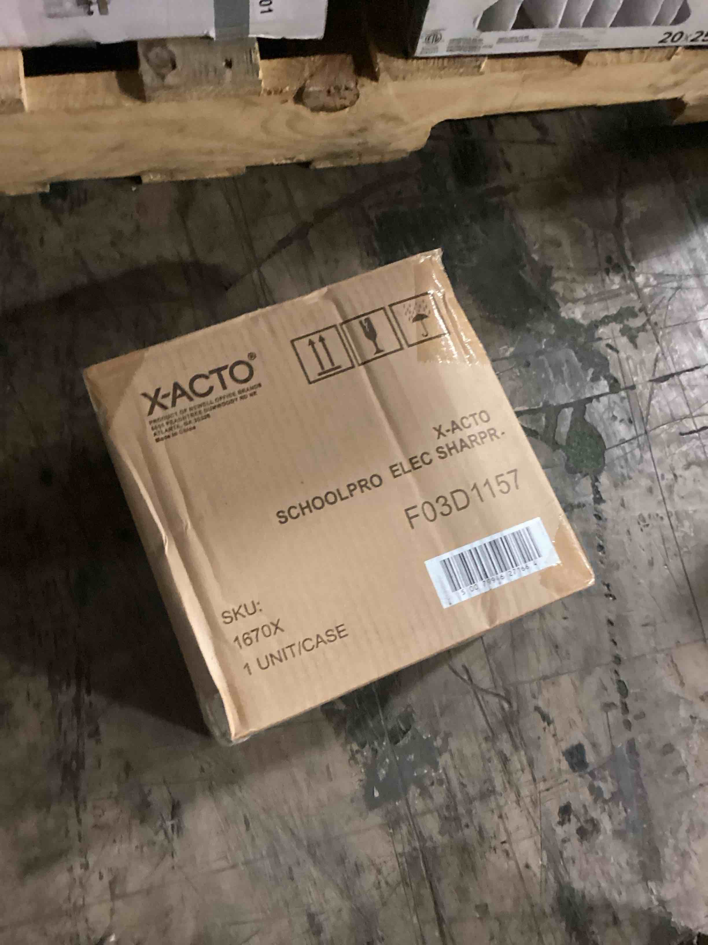 https://s3.amazonaws.com/lotting-images-prod/bidfta/TEA1756800_1733943256530.jpeg