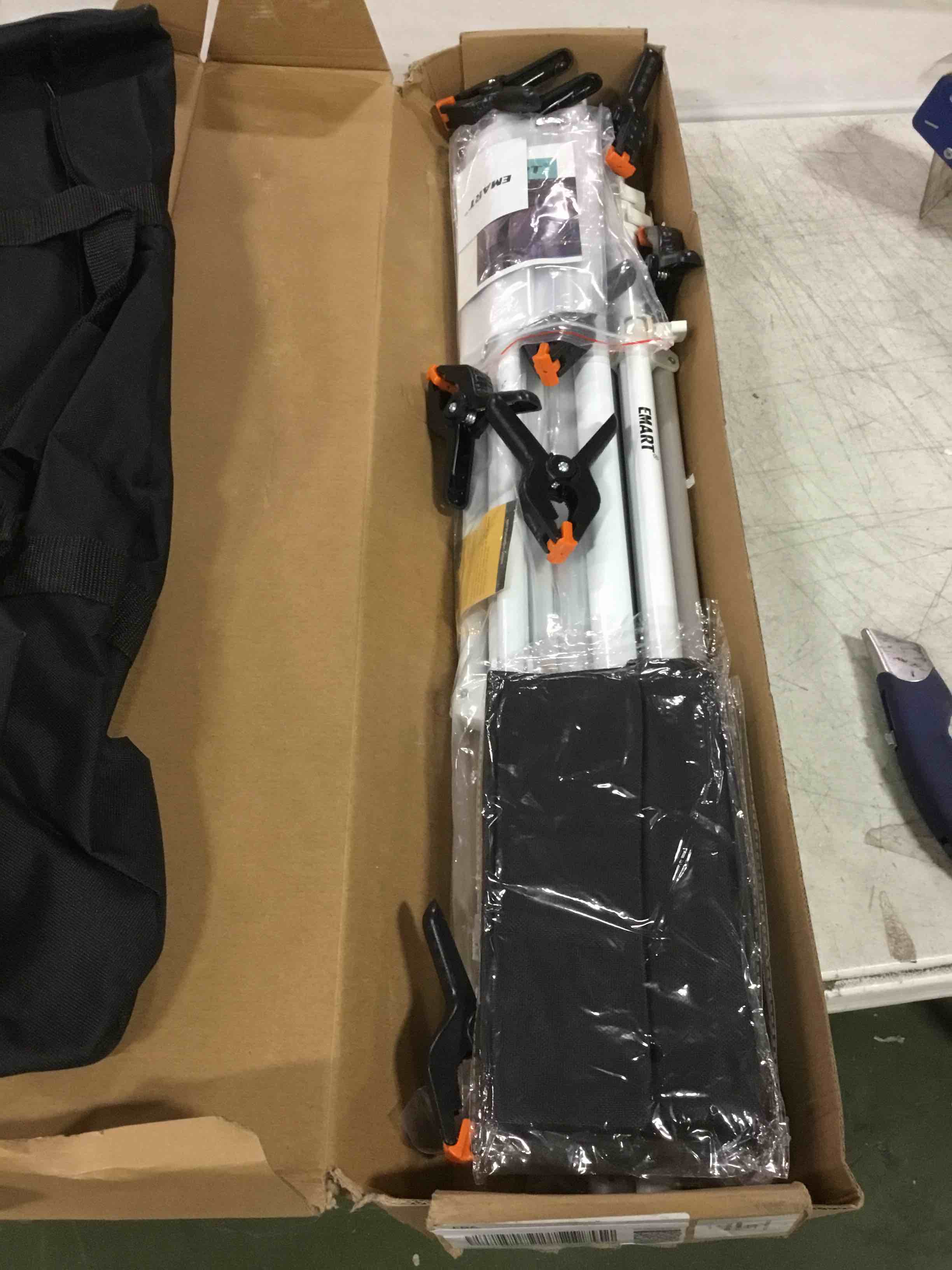 https://s3.amazonaws.com/lotting-images-prod/bidfta/TEA1757905_1734712328234.jpeg