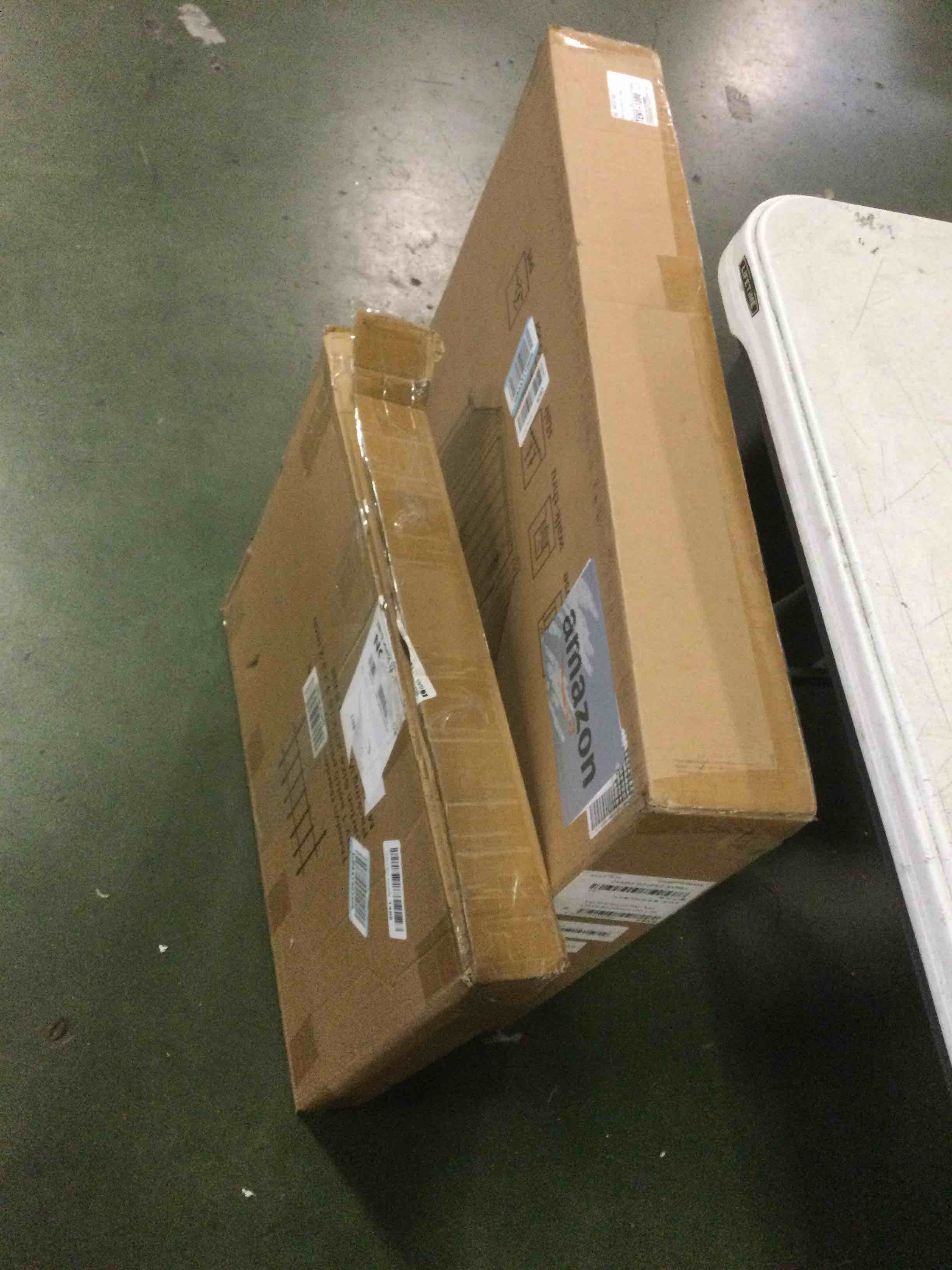 https://s3.amazonaws.com/lotting-images-prod/bidfta/TEA1758146_1735582771976.jpeg