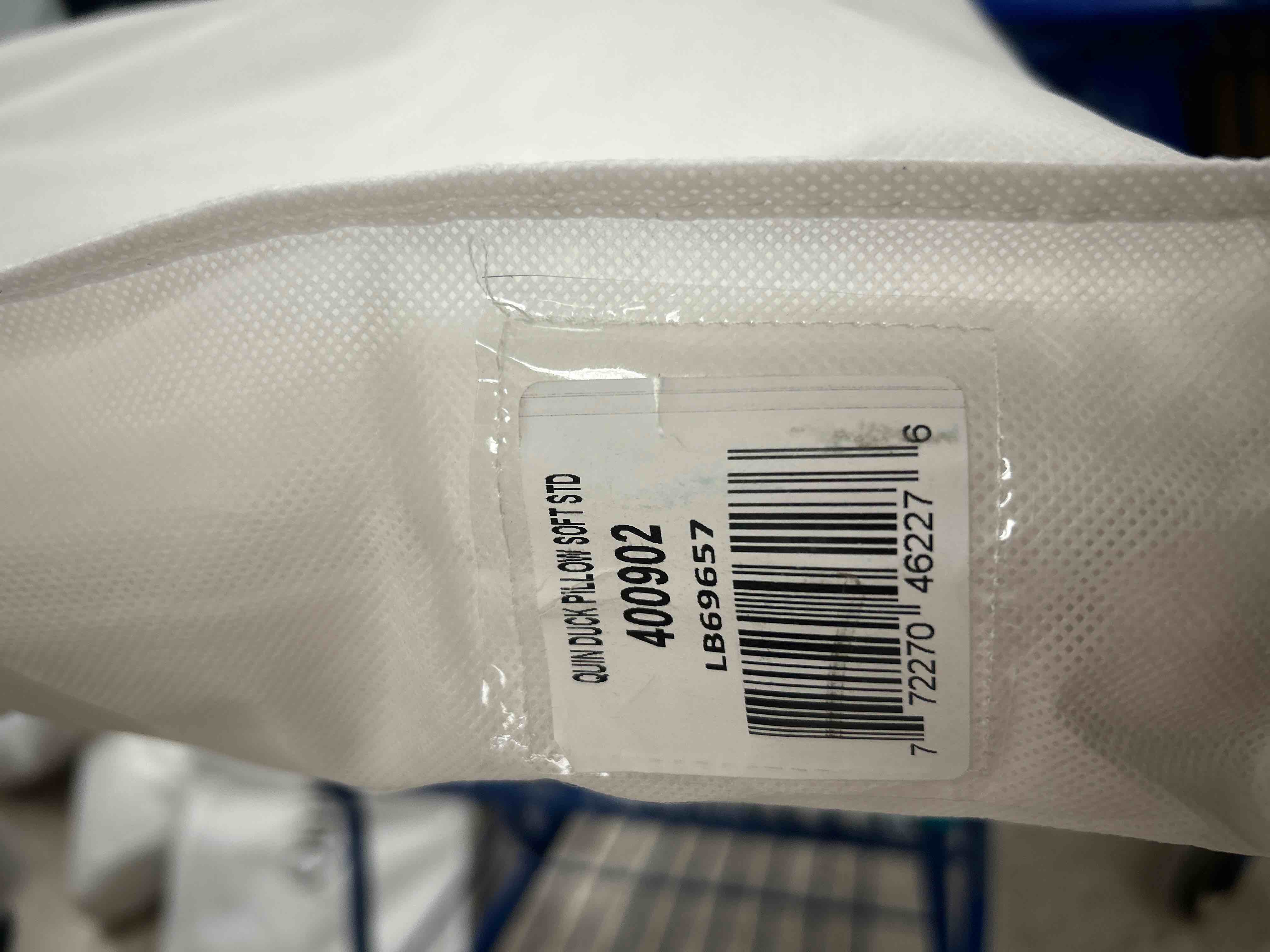 Condition photo showing Good Condition for quince pillow soft standard 