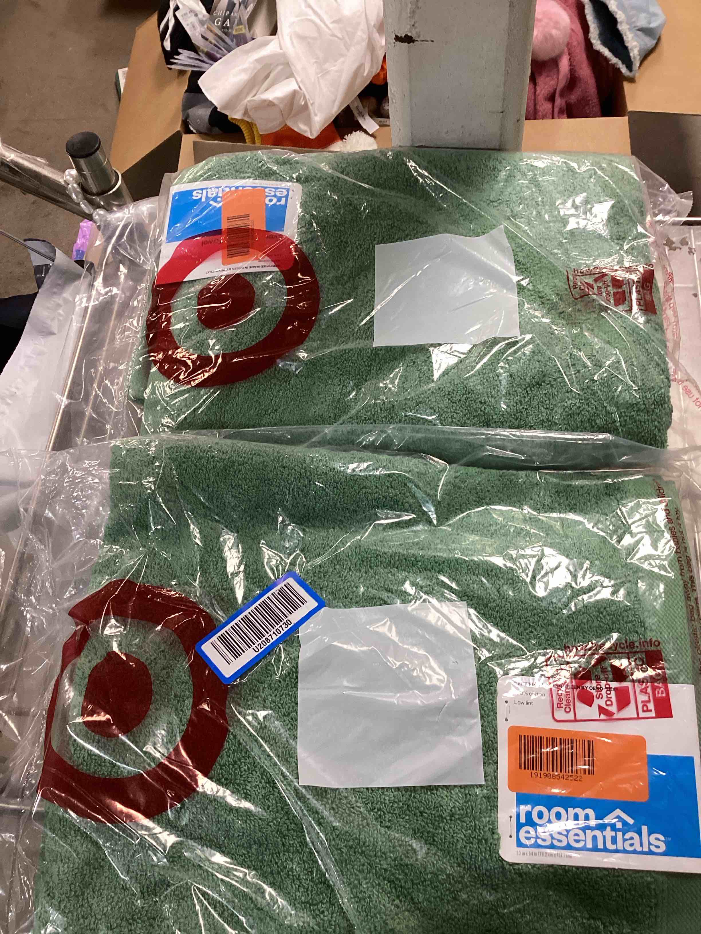 https://s3.amazonaws.com/lotting-images-prod/bidfta/TEA1842870_1755698841035.jpeg