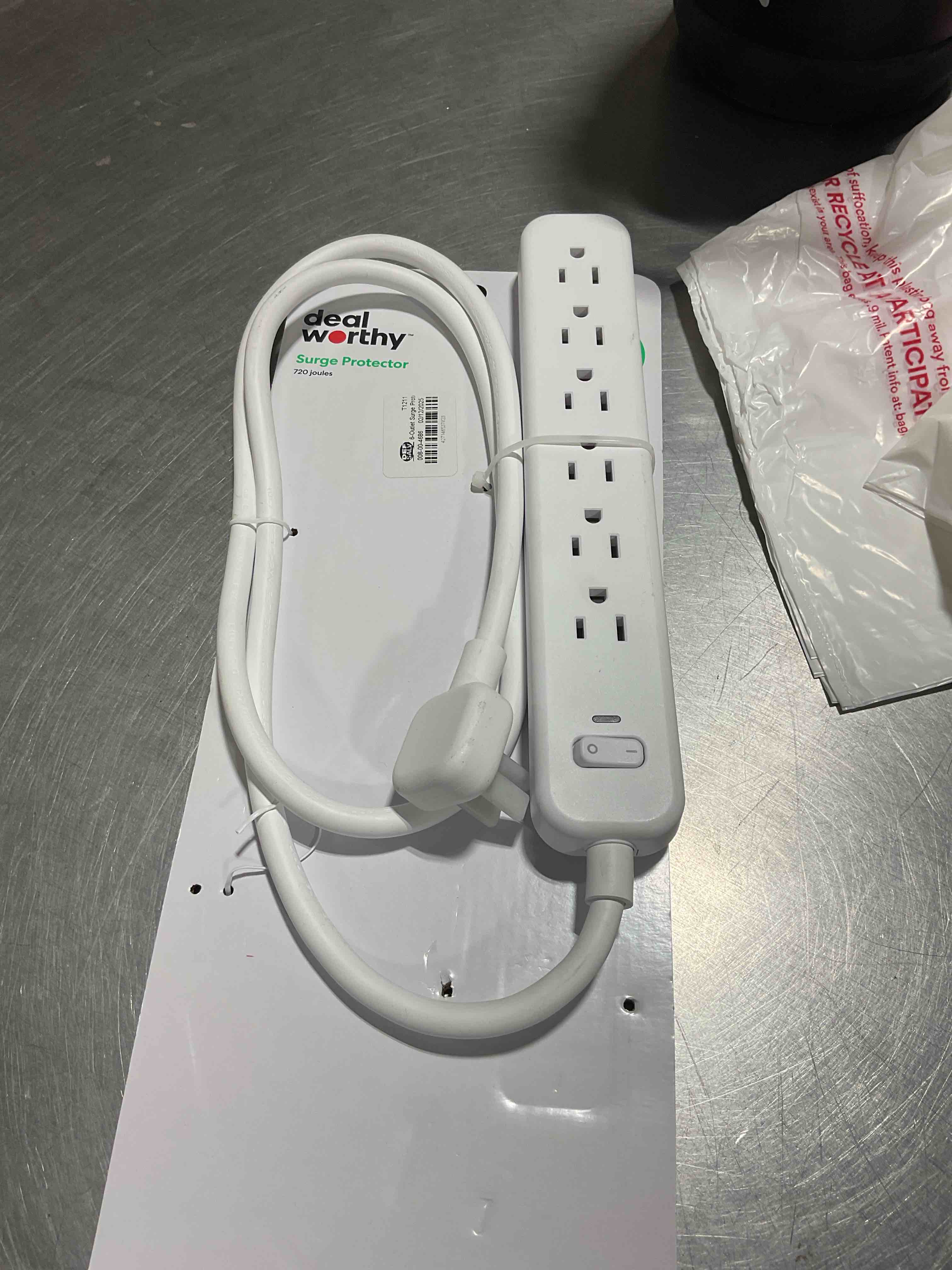 https://s3.amazonaws.com/lotting-images-prod/bidfta/TEA1844596_1746456283117.jpeg