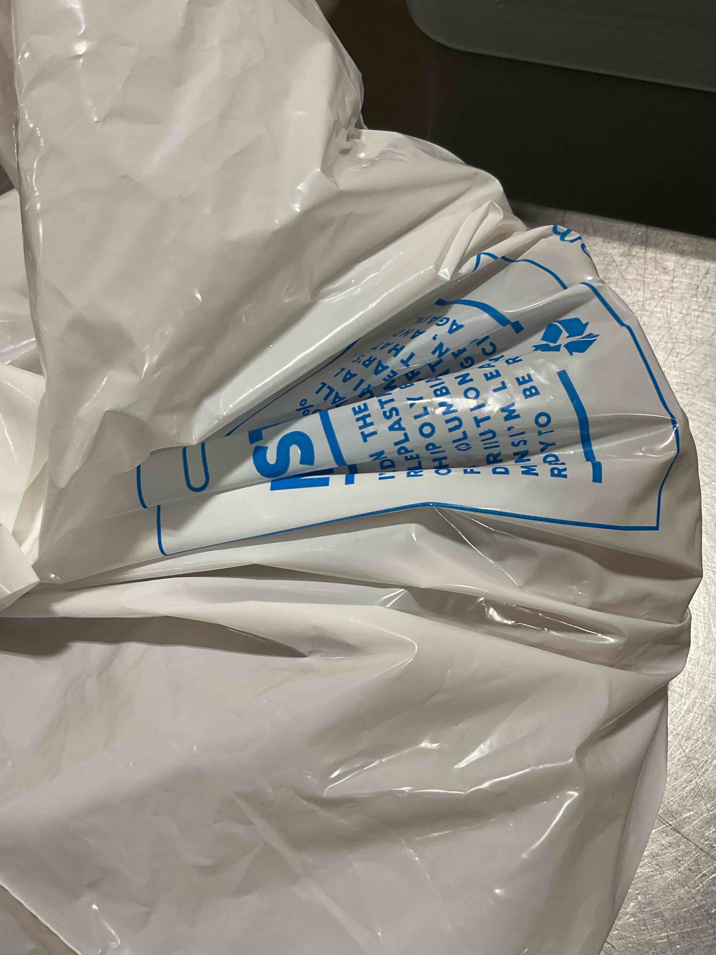 https://s3.amazonaws.com/lotting-images-prod/bidfta/TEA1845201_1746715116628.jpeg