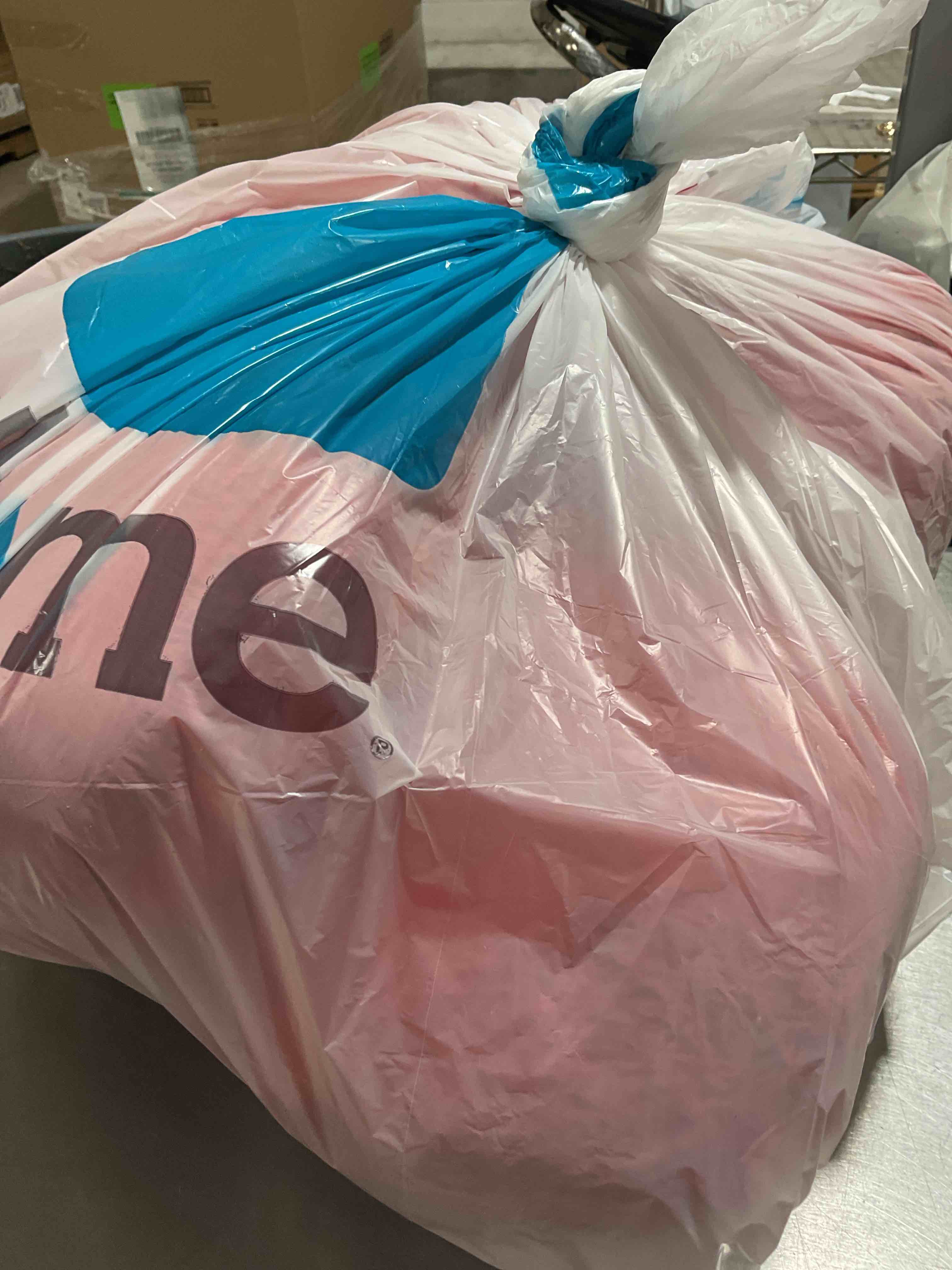 https://s3.amazonaws.com/lotting-images-prod/bidfta/TEA1847986_1746048267183.jpeg
