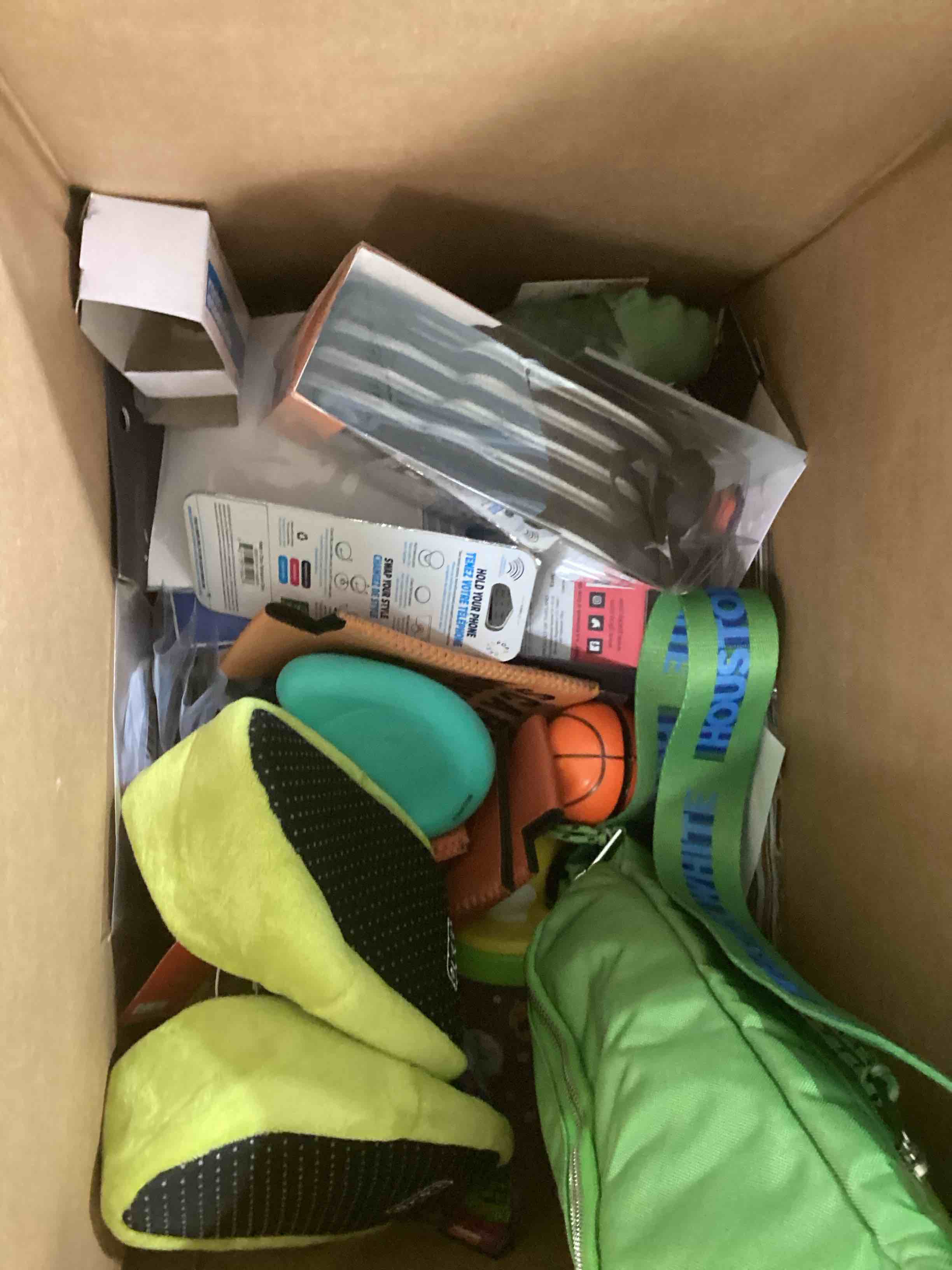 Assorted items 