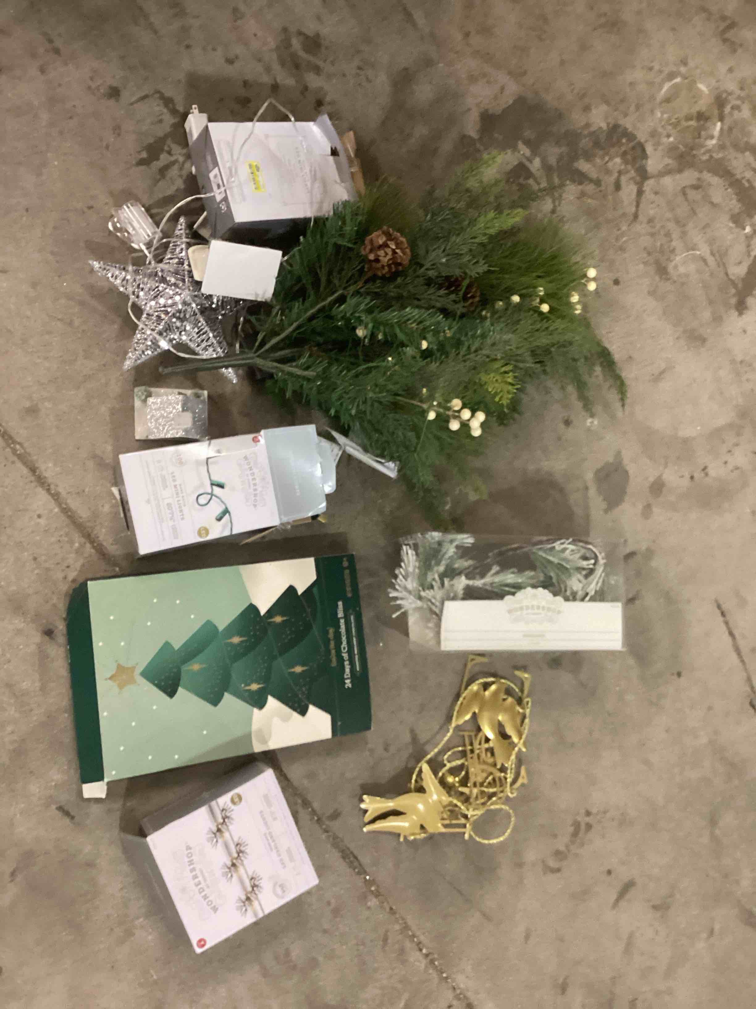Assorted items Christmas 