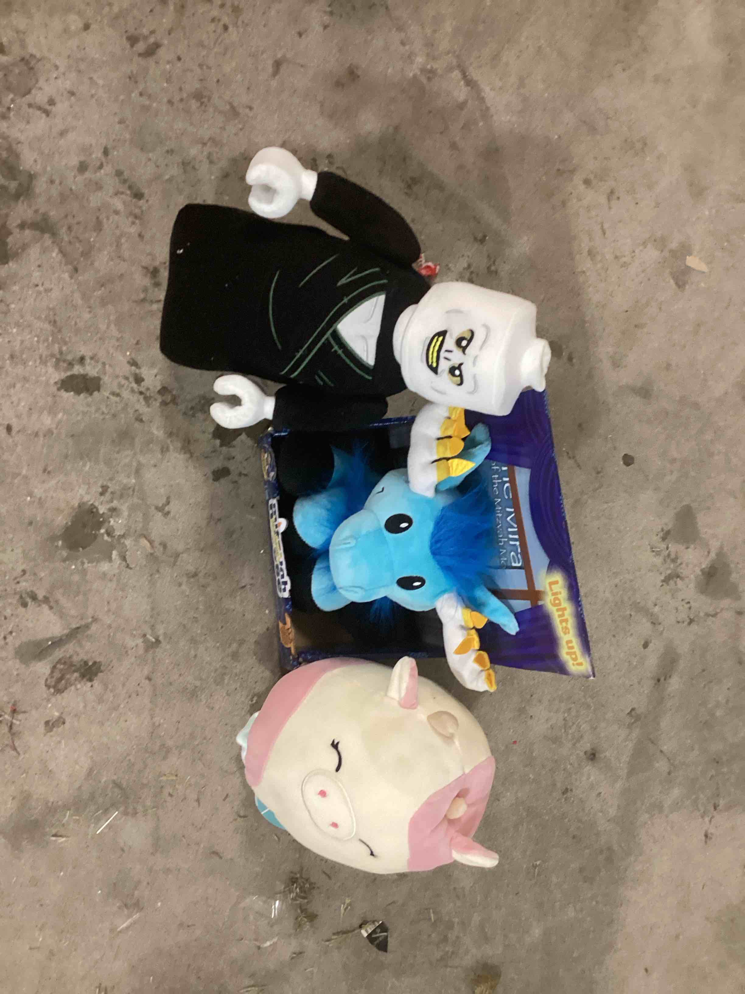Assorted Stuffed animals 