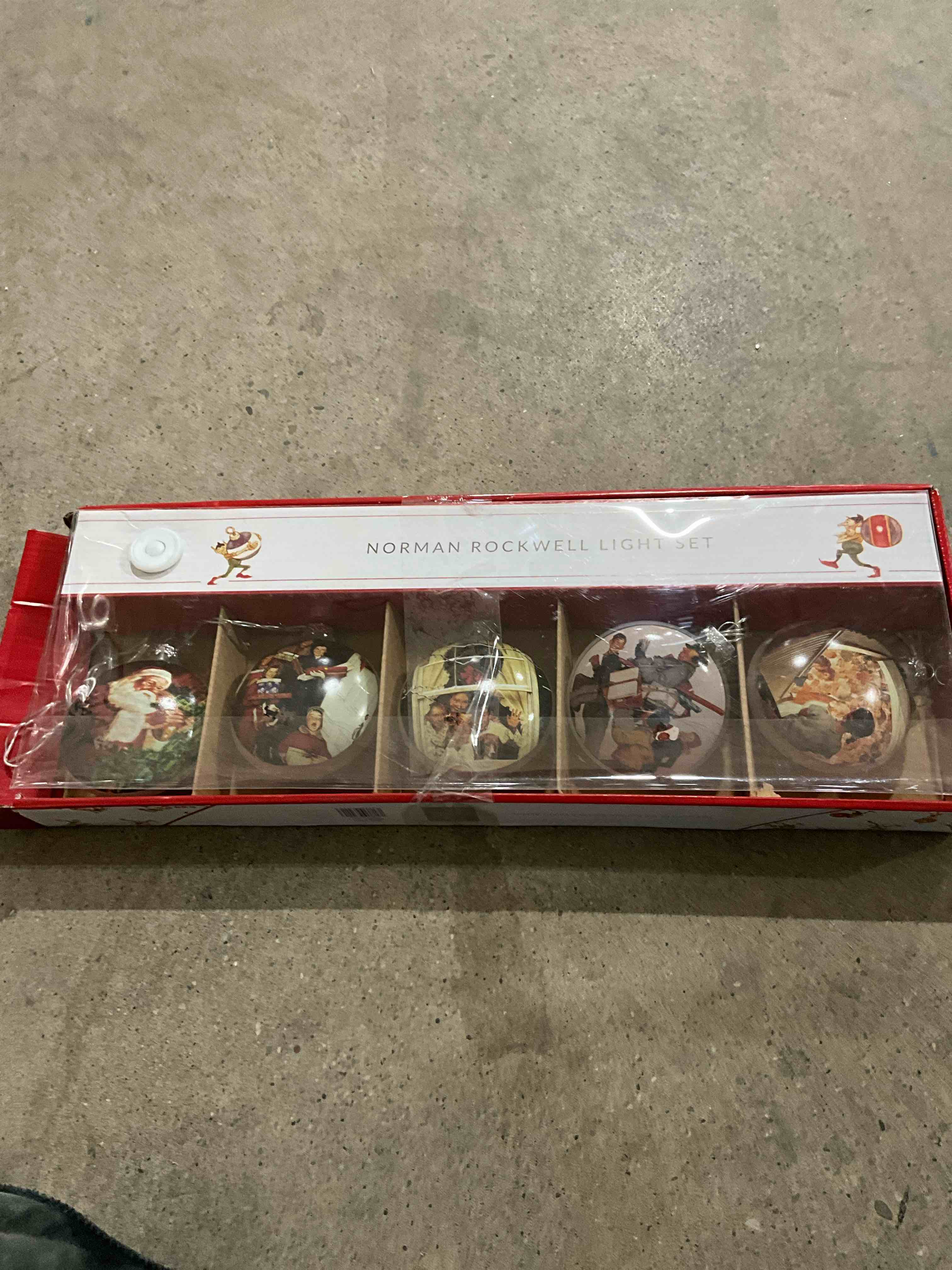 Northlight Set of 5 Norman Rockwell Glass Christmas Disc Lights, 5.75', White