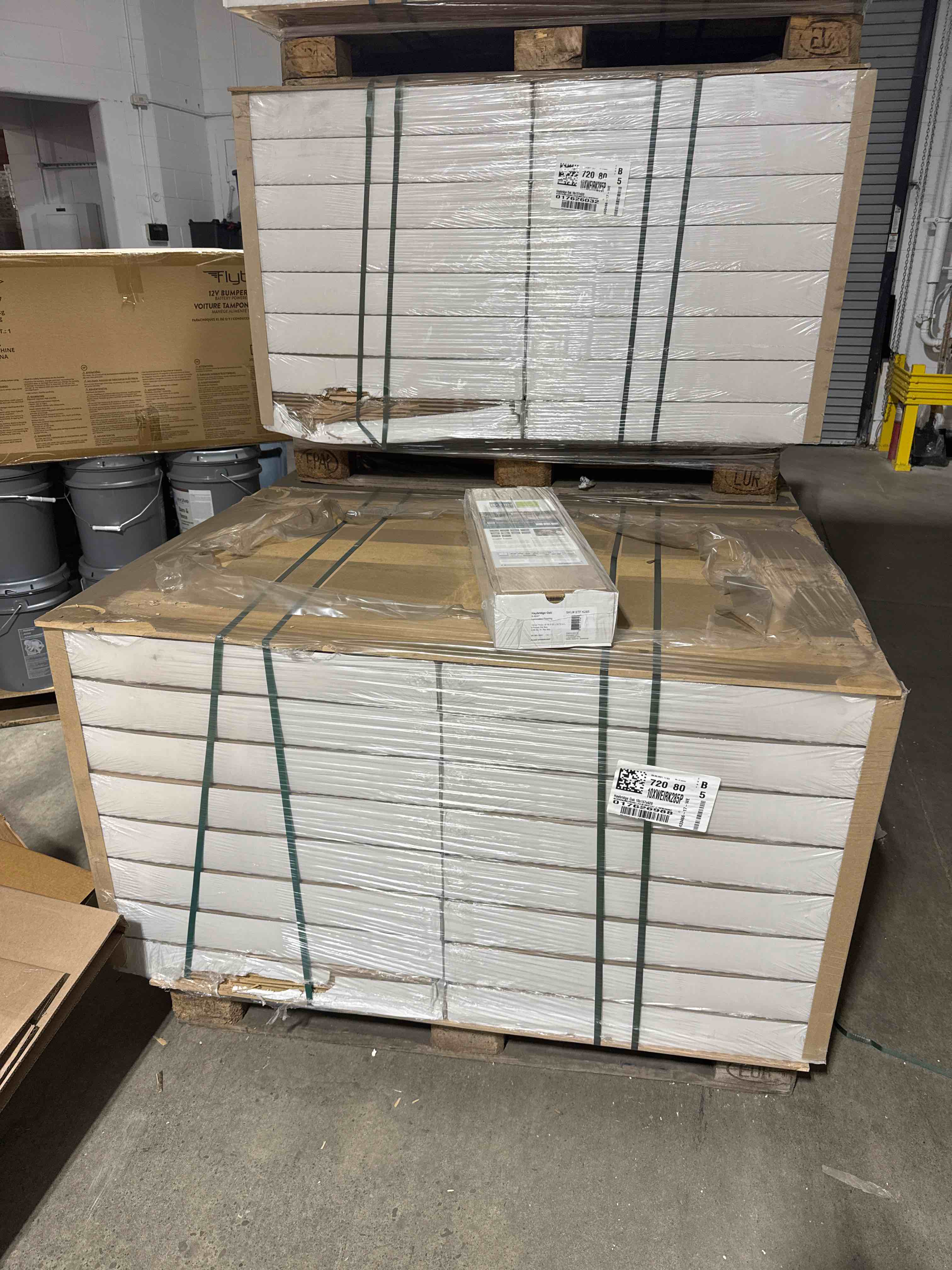 80 boxes  Wood plank 10mm Laminate Flooring 766.4 ft.² BID per square foot