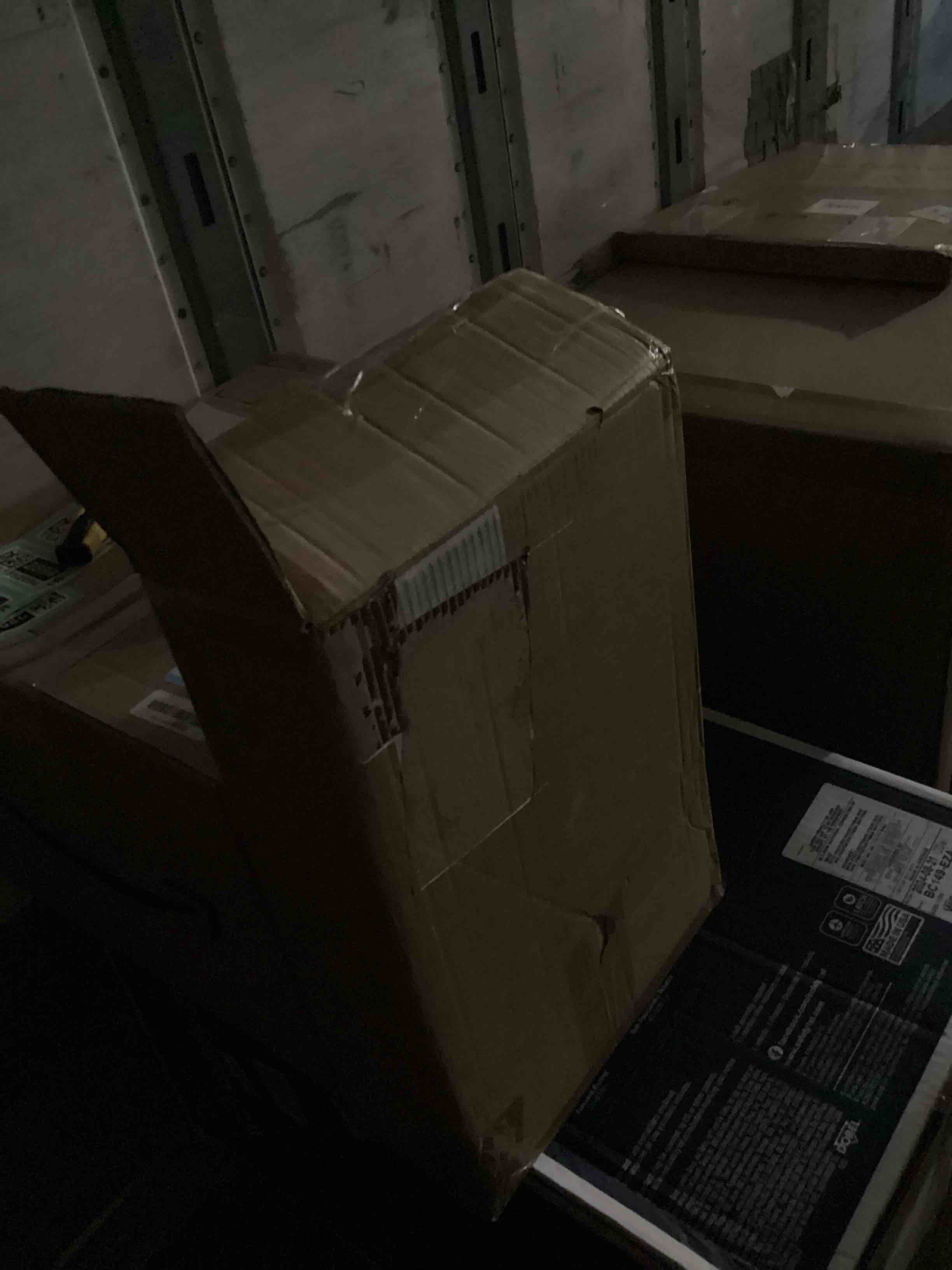 https://s3.amazonaws.com/lotting-images-prod/bidfta/TEA1852892_1740695531329.jpeg