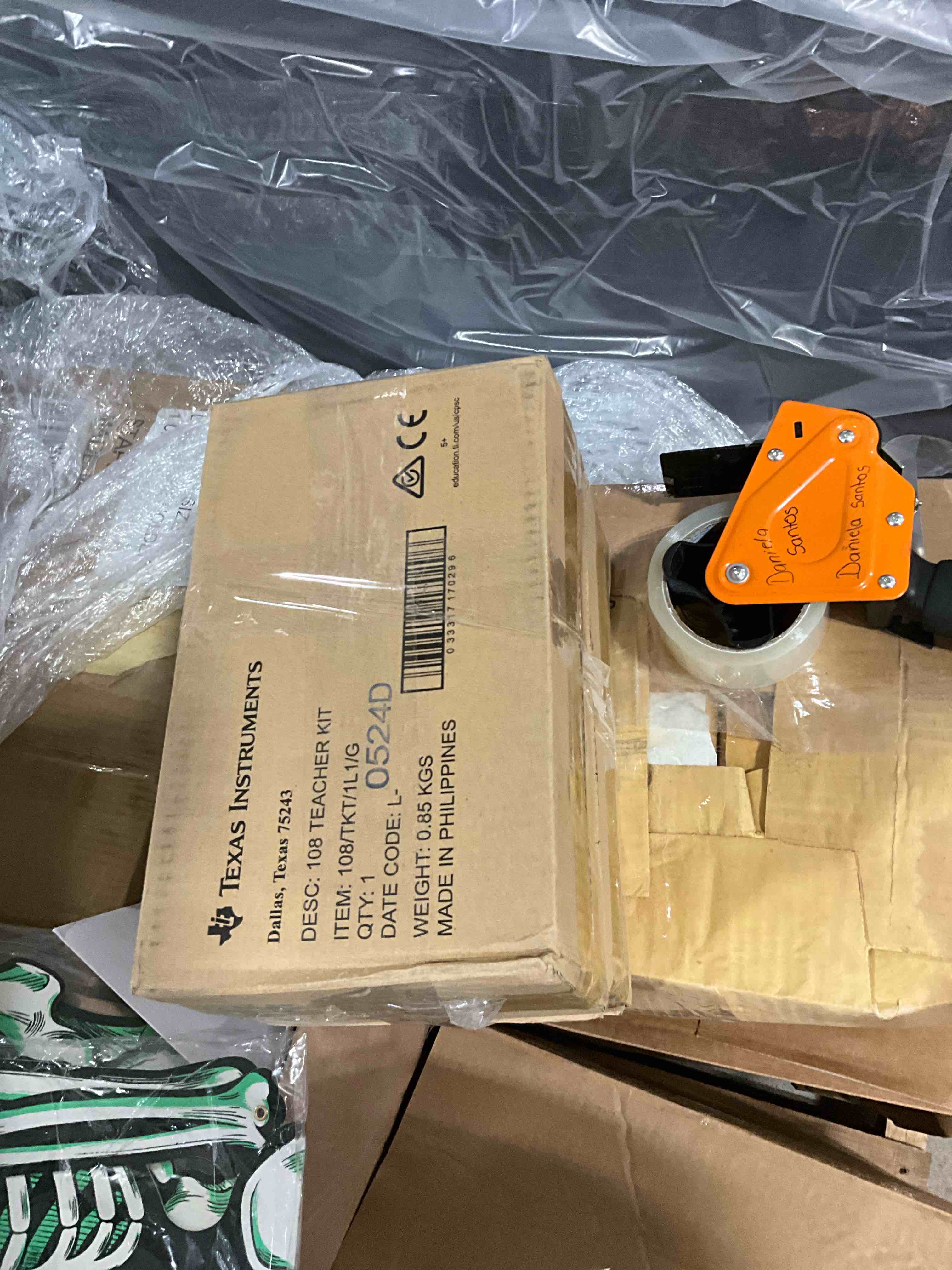 https://s3.amazonaws.com/lotting-images-prod/bidfta/TEA1855002_1733246995233.jpeg