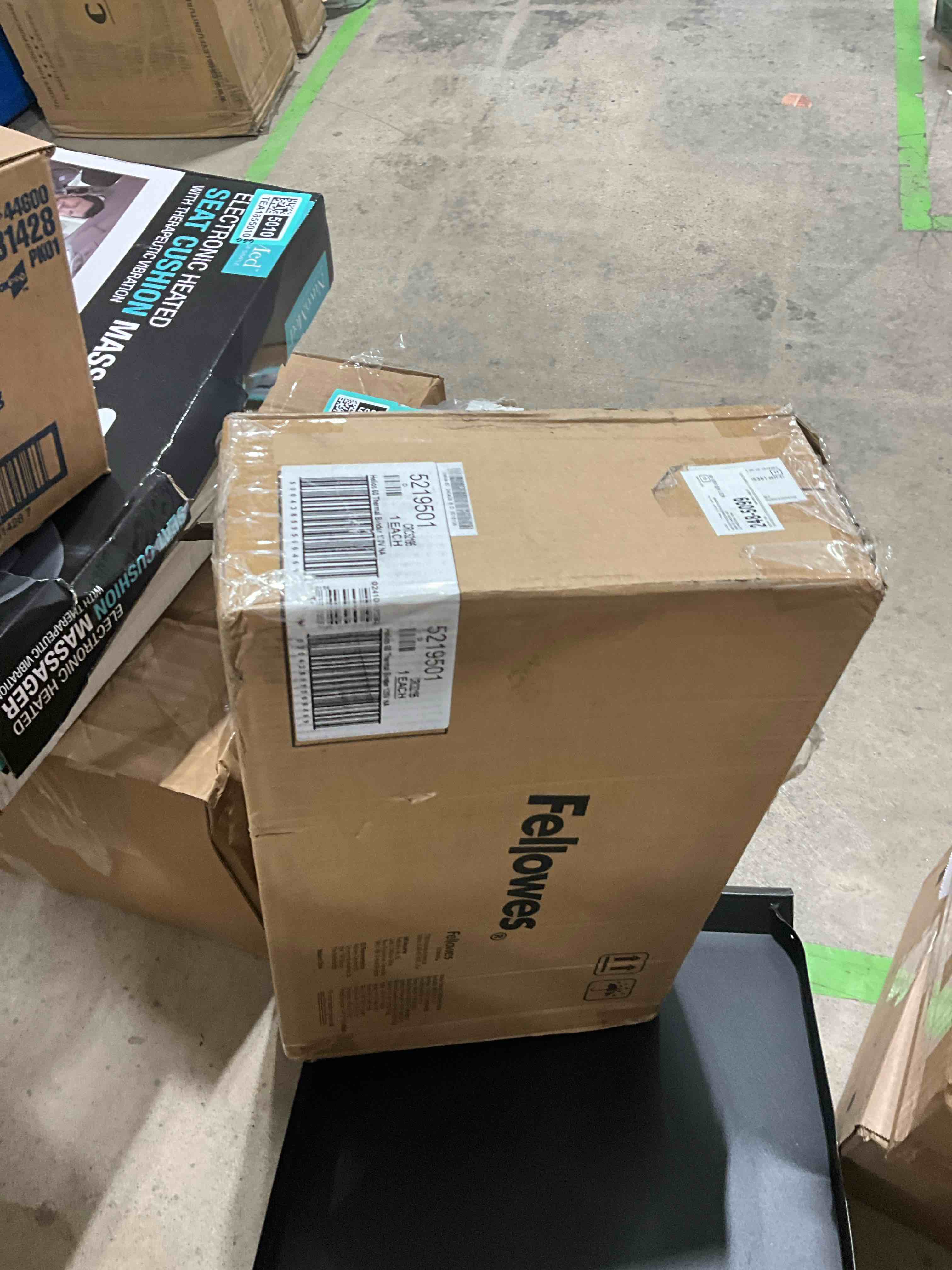 https://s3.amazonaws.com/lotting-images-prod/bidfta/TEA1855013_1733248416040.jpeg