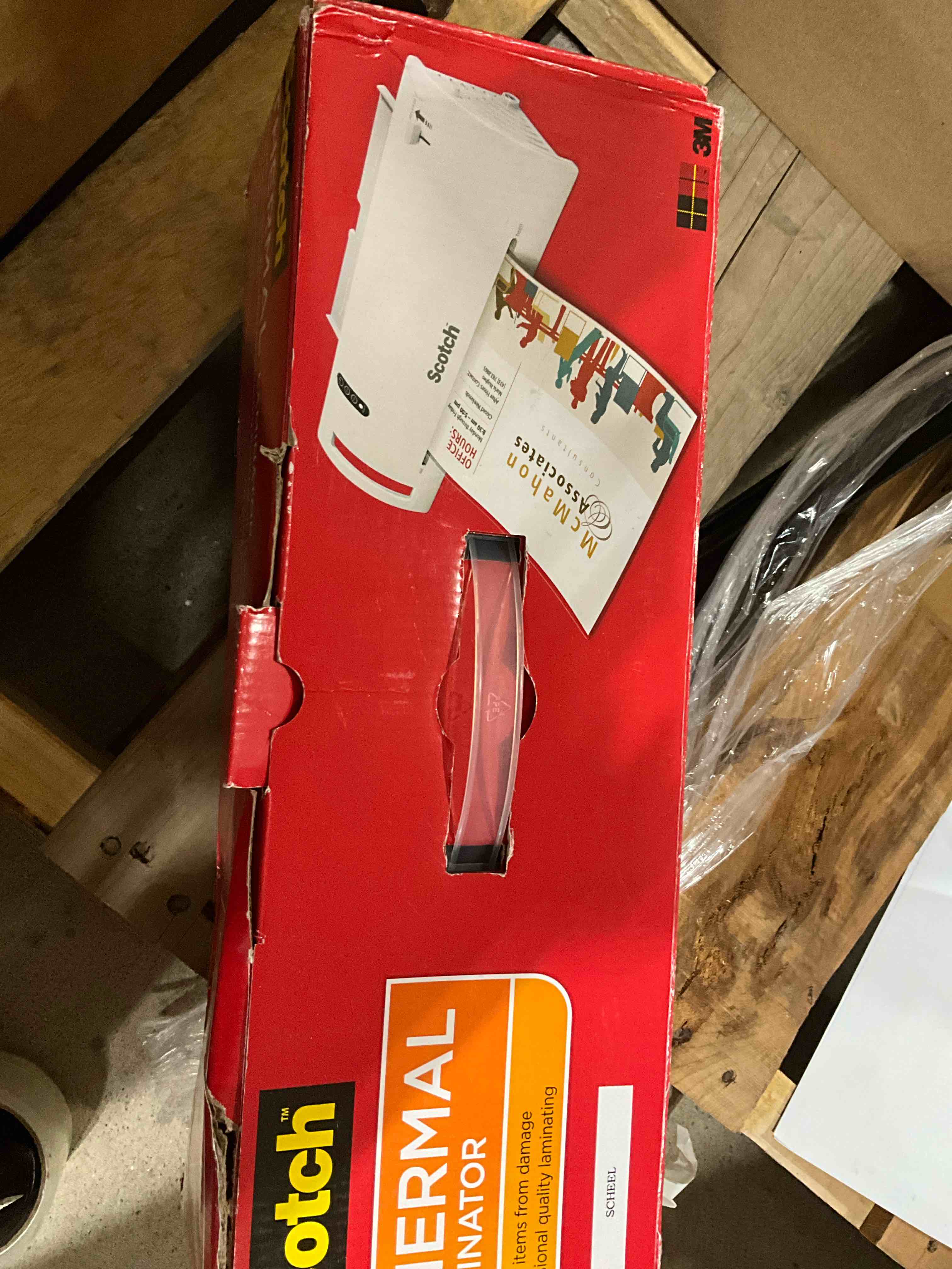 https://s3.amazonaws.com/lotting-images-prod/bidfta/TEA1855024_1733250551261.jpeg
